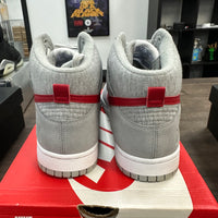 Light Smoke Grey Gym Red Dunk High (USED)