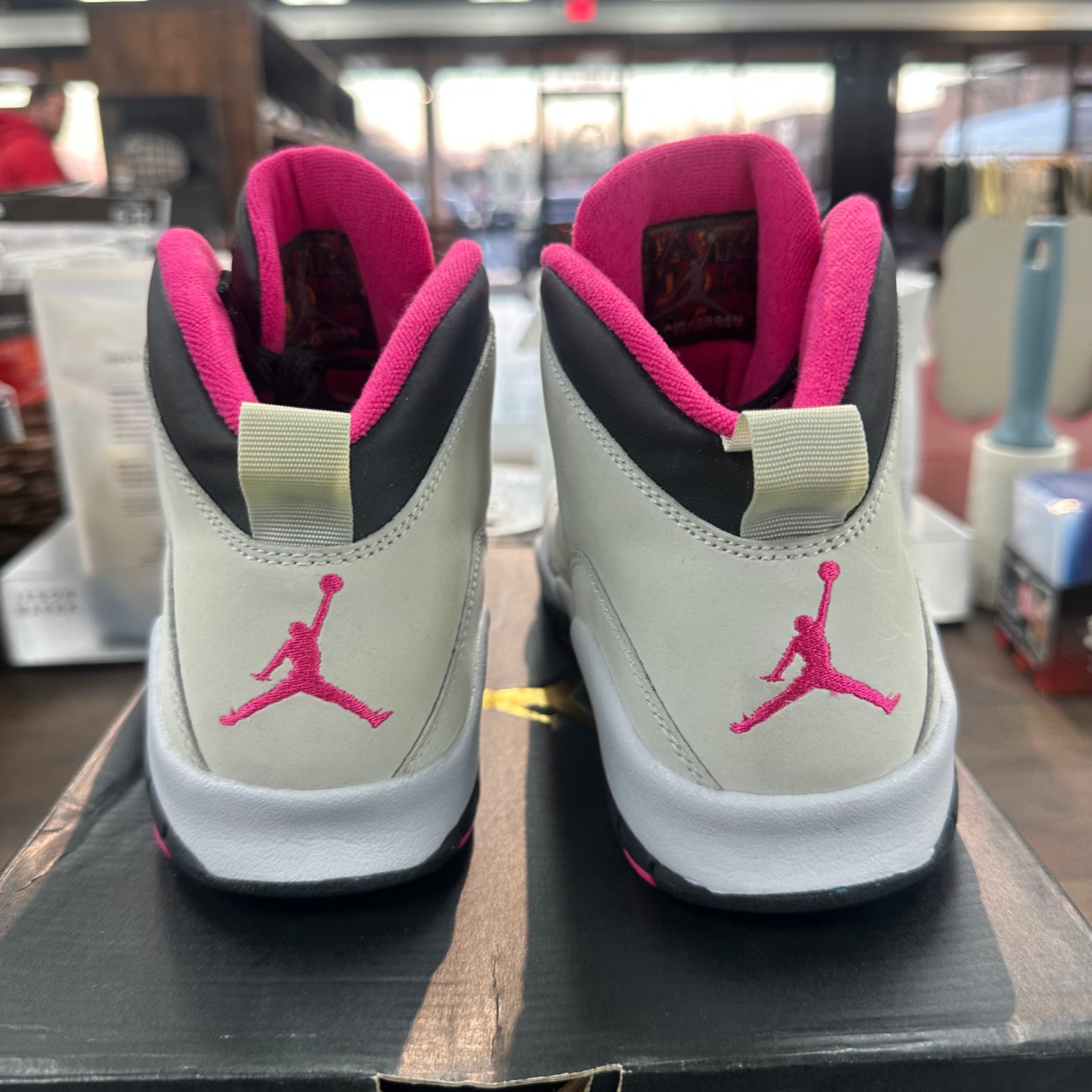 (GS) Vivid Pink Jordan 10 (USED)