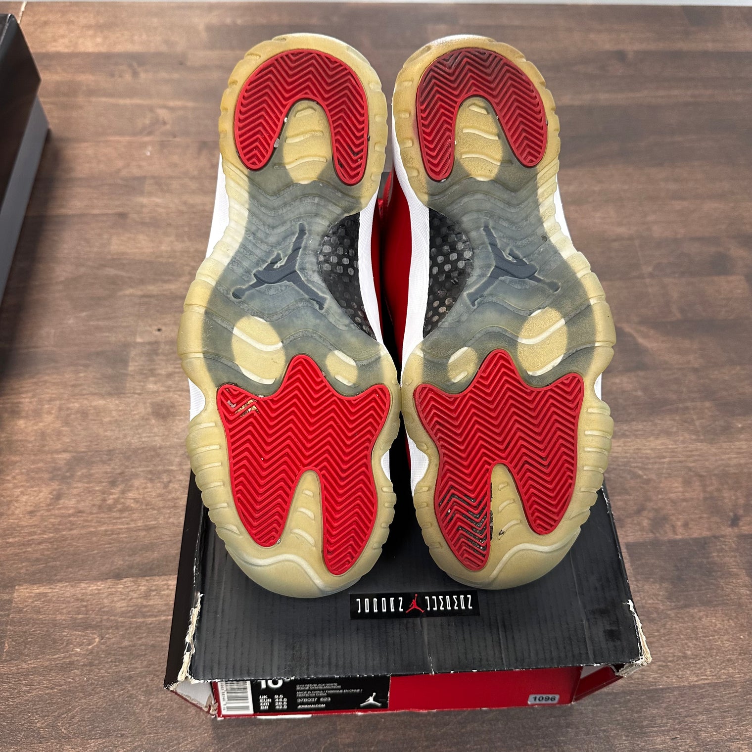 Win like 96 Jordan 11 (USED)
