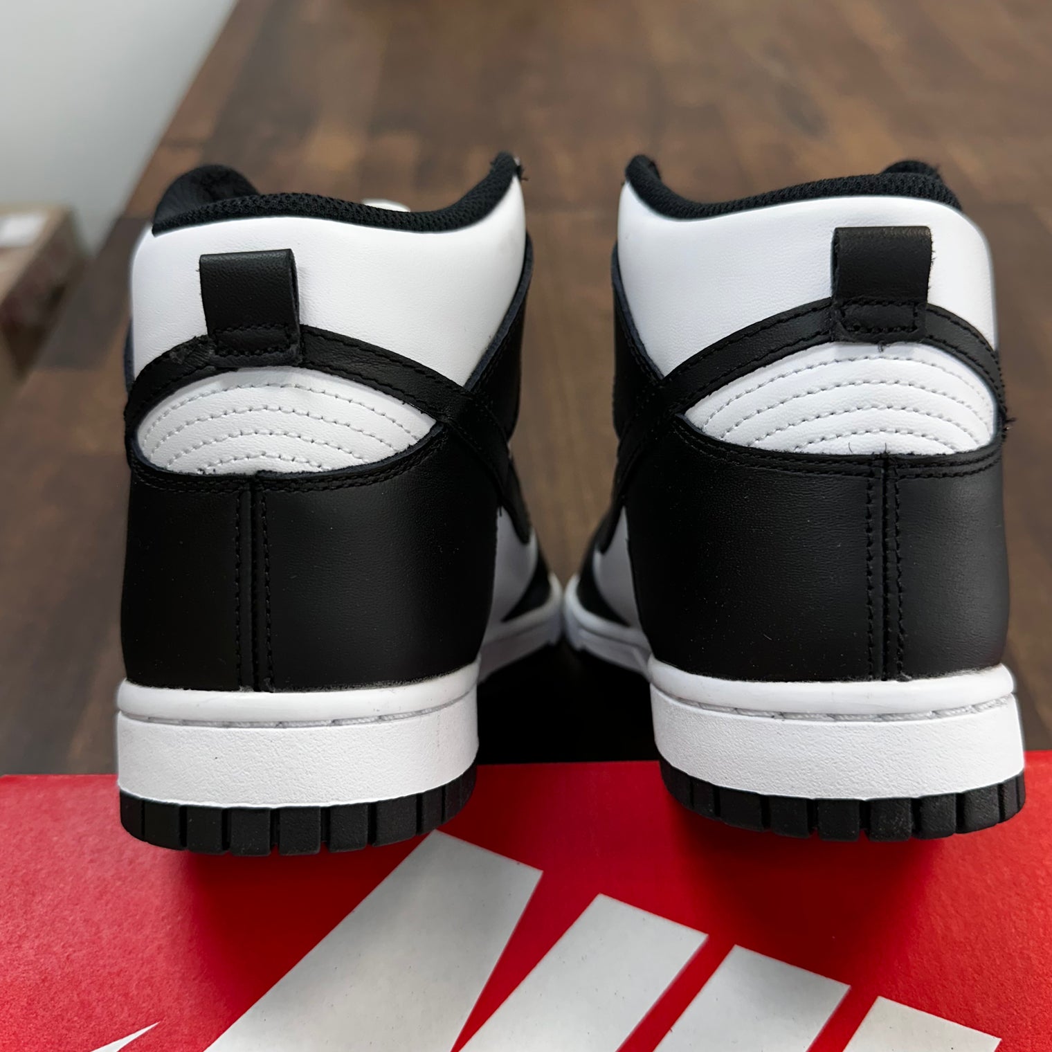 (W) Panda Nike Dunk High (USED)