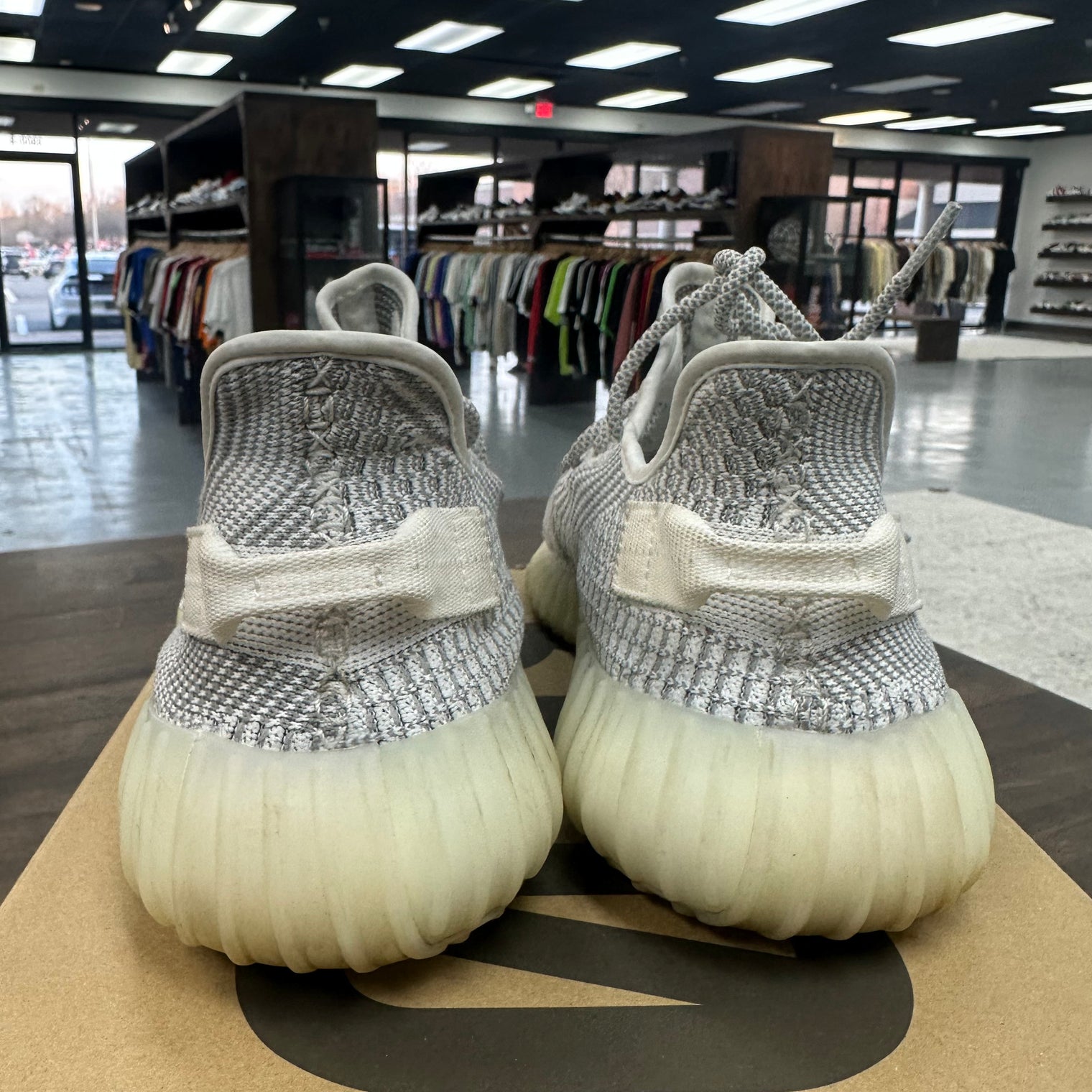 Static Yeezy 350 (USED)
