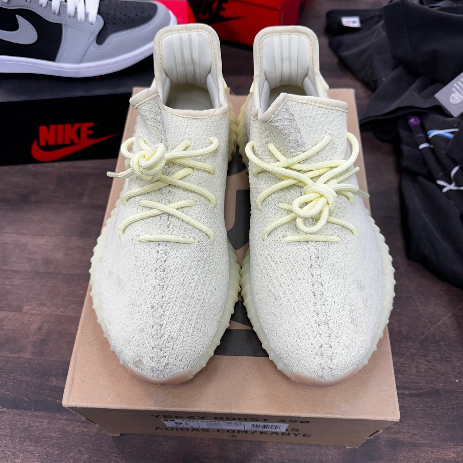 Butter Yeezy 350 (USED)