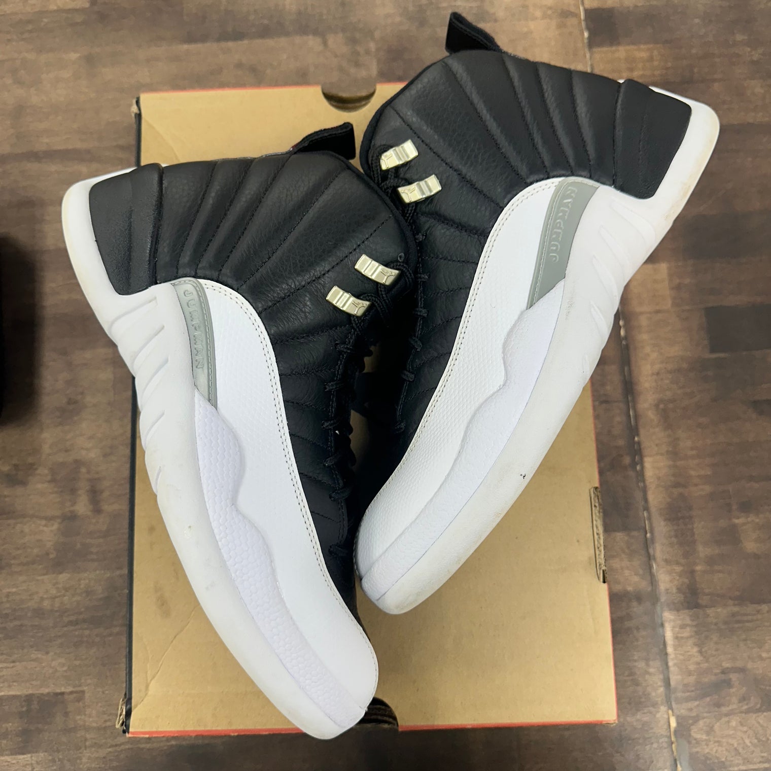 Playoff Jordan 12 Retro (USED)