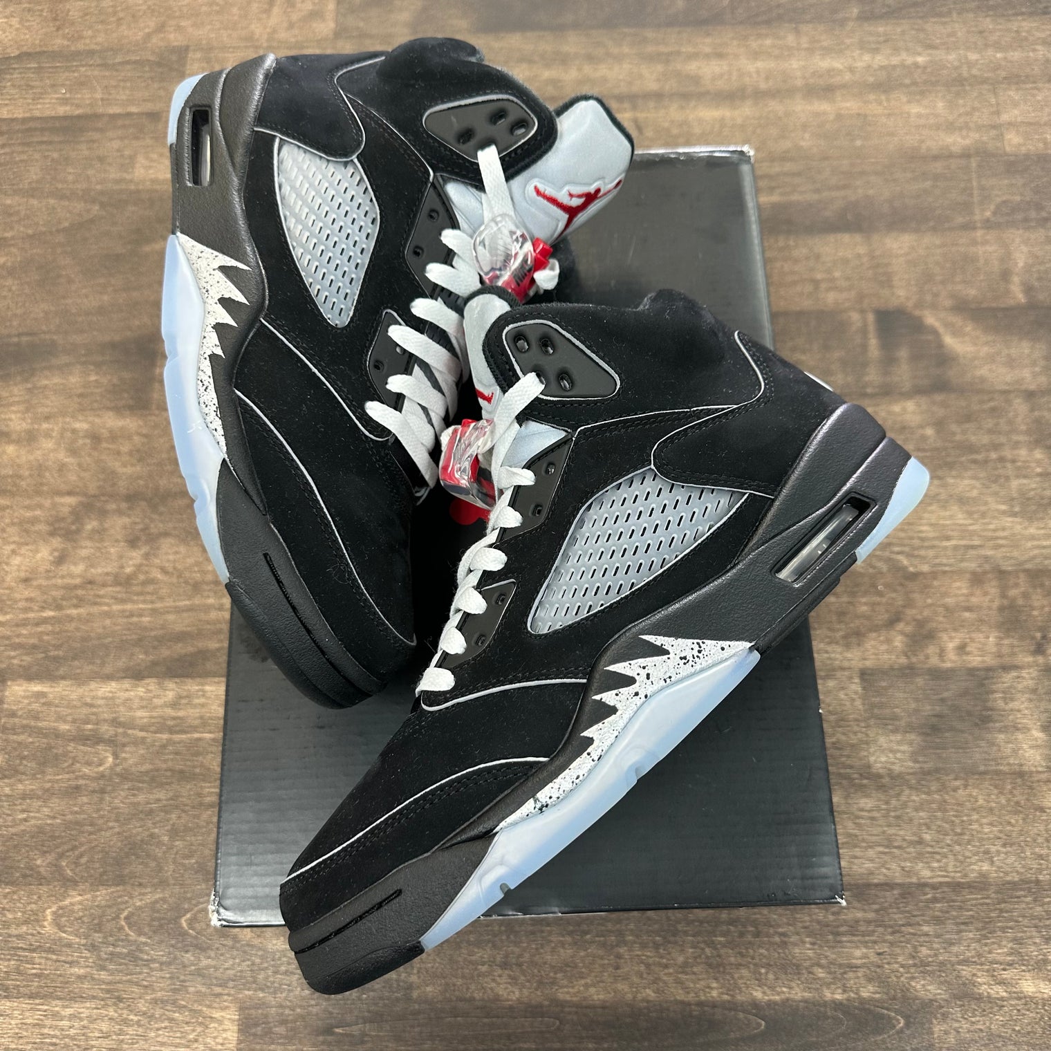 Black Metallic Jordan 5 (USED)
