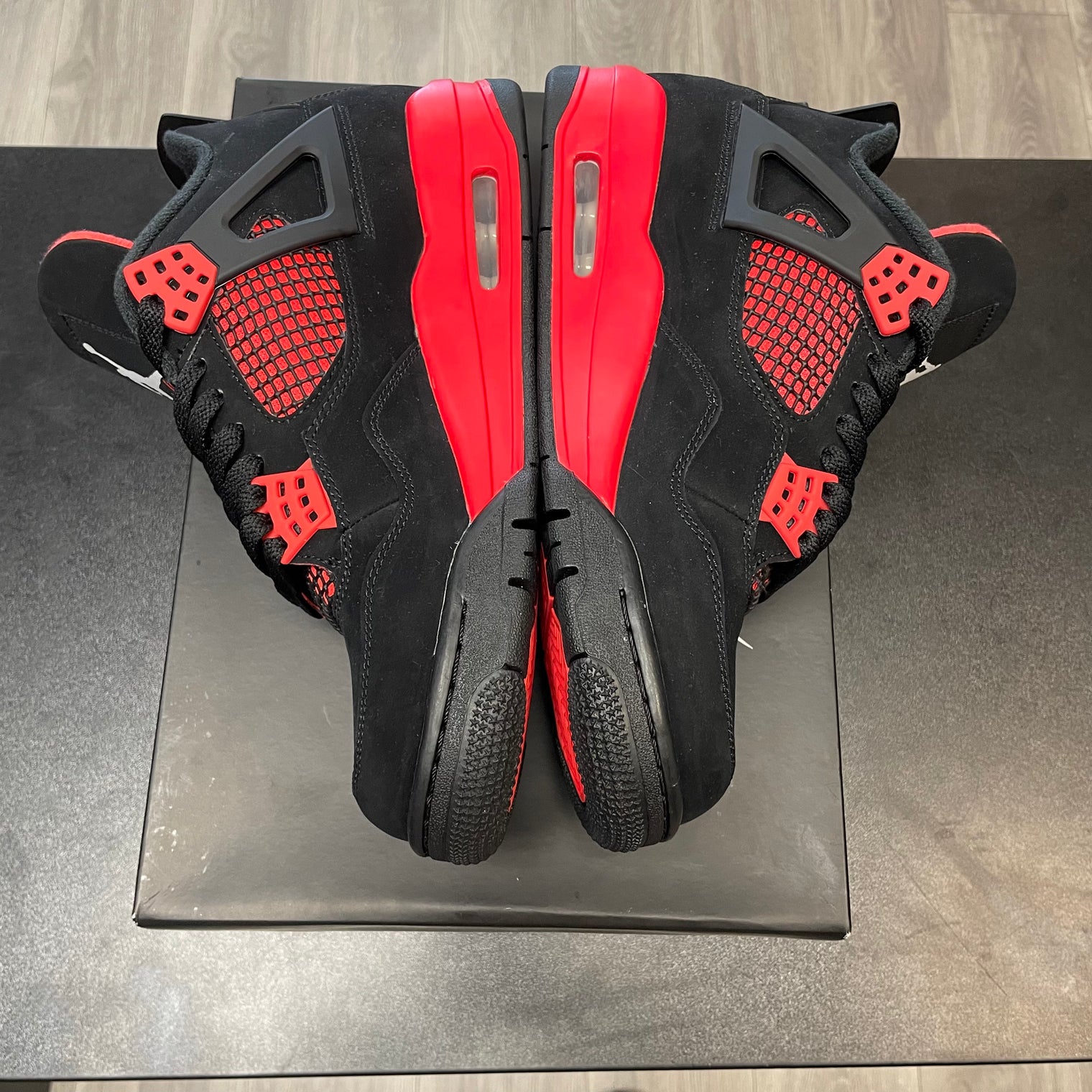 Jordan 4 Red Thunder(Like New)