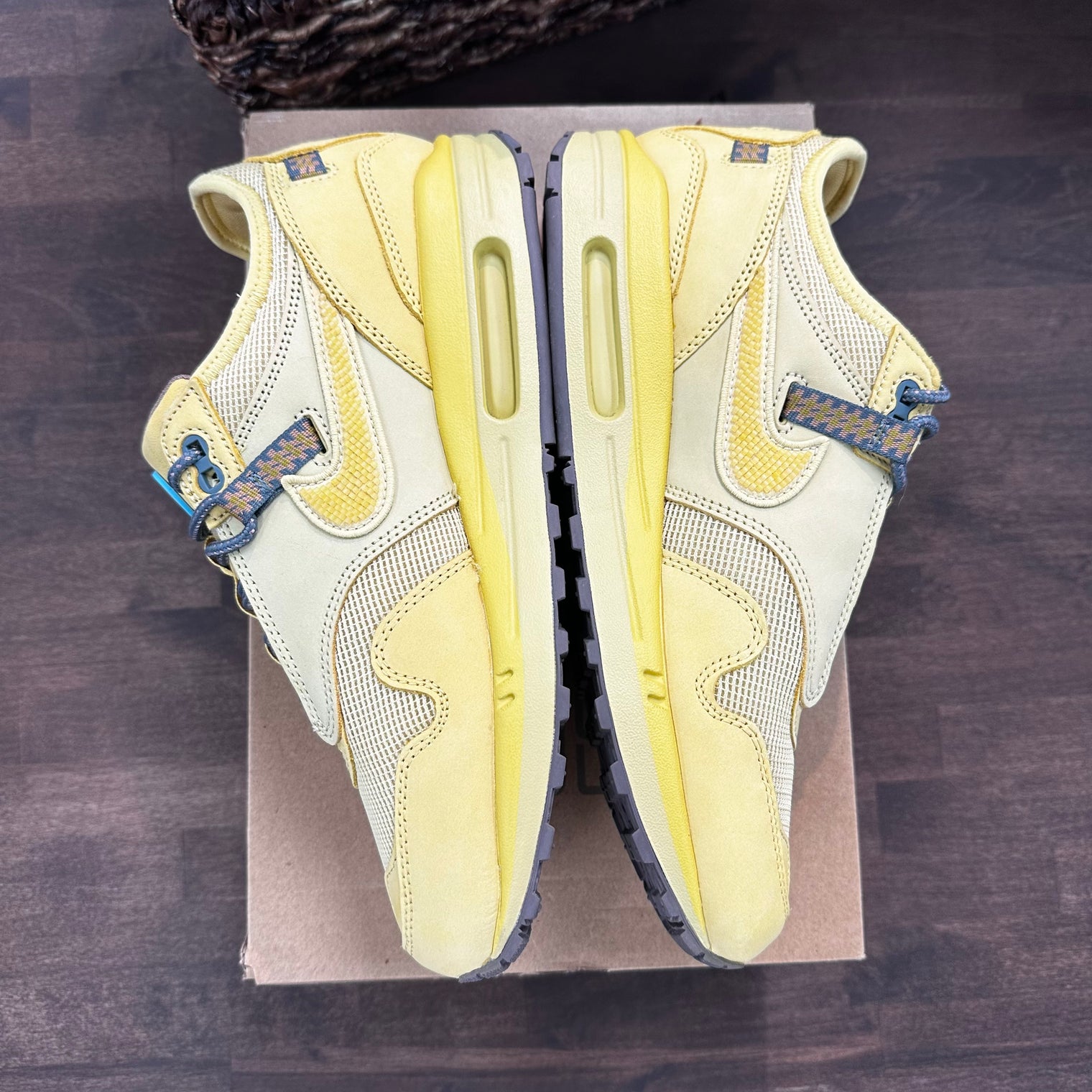 Saturn Travis Scott Air Max 1 (USED,Replacement Box)