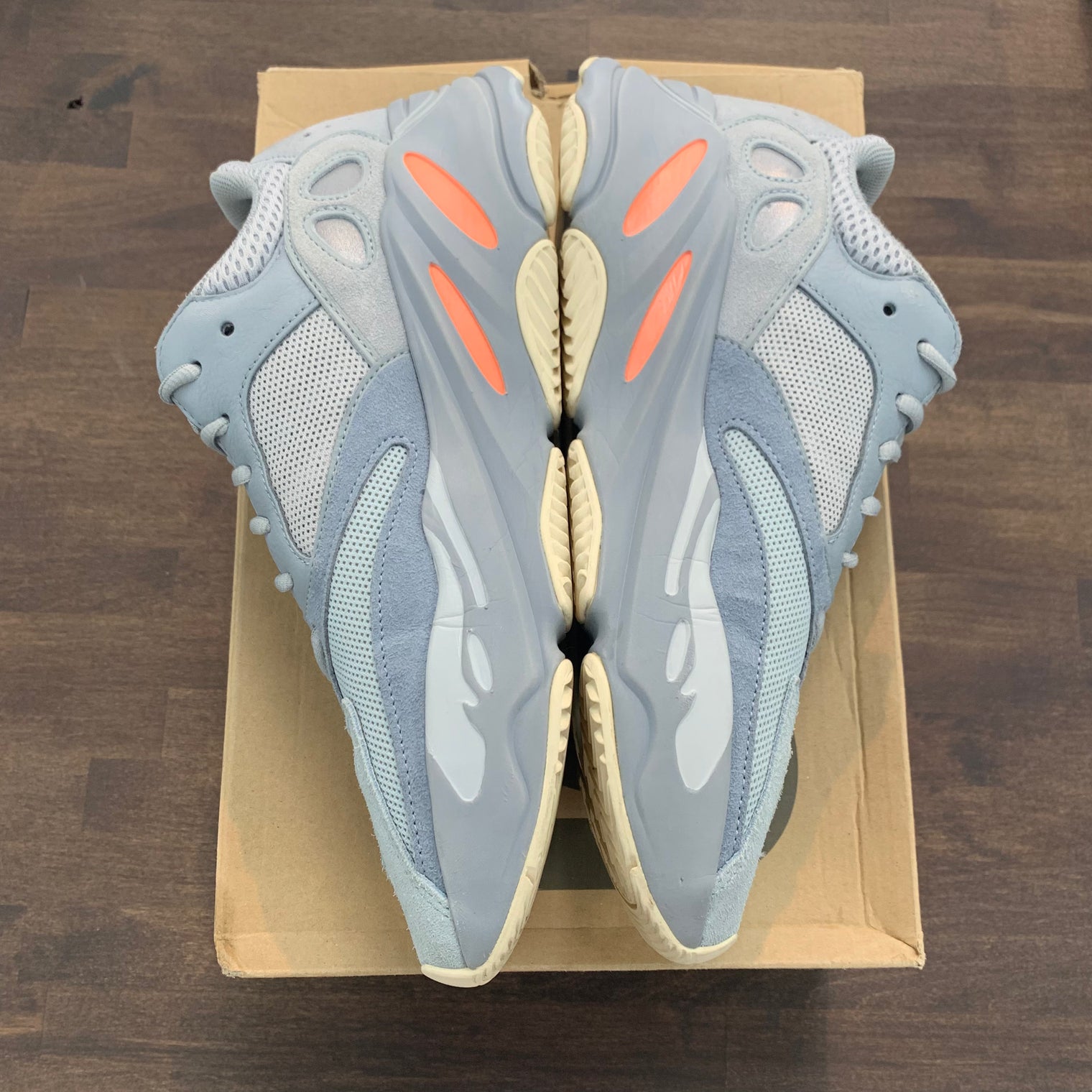 Adidas Yeezy 700 Inertia (USED)
