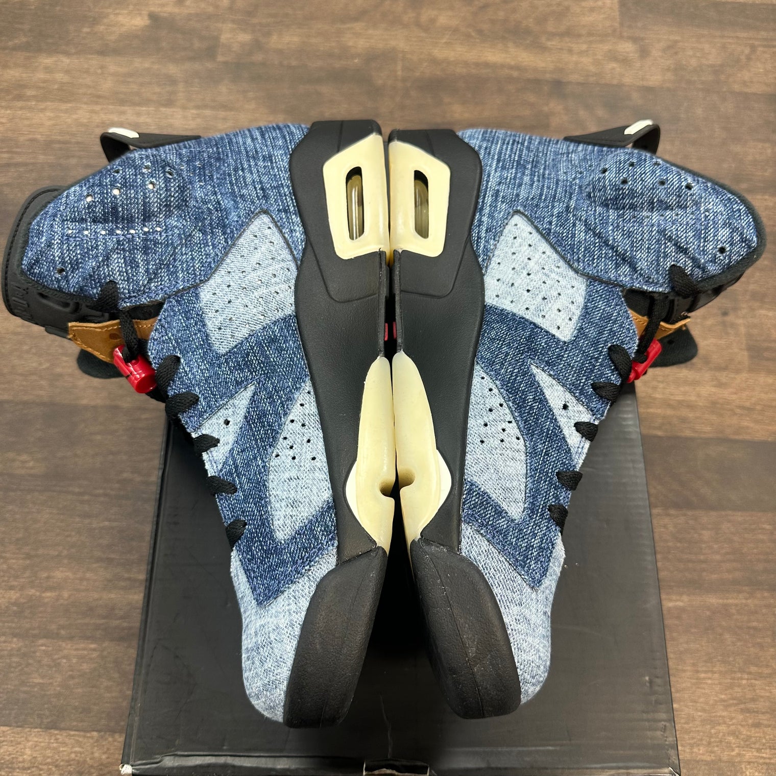 Denim Jordan 6 (USED)