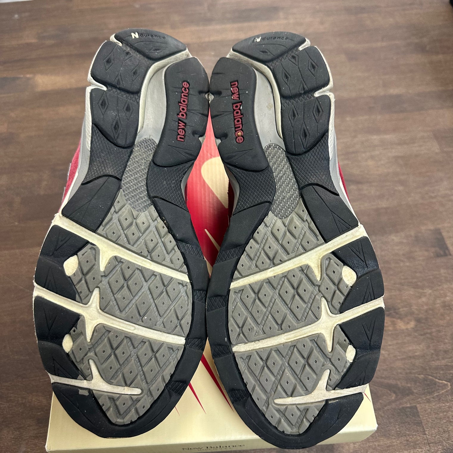 Scarlet Teddy Santis New Balance 990V3 (USED)