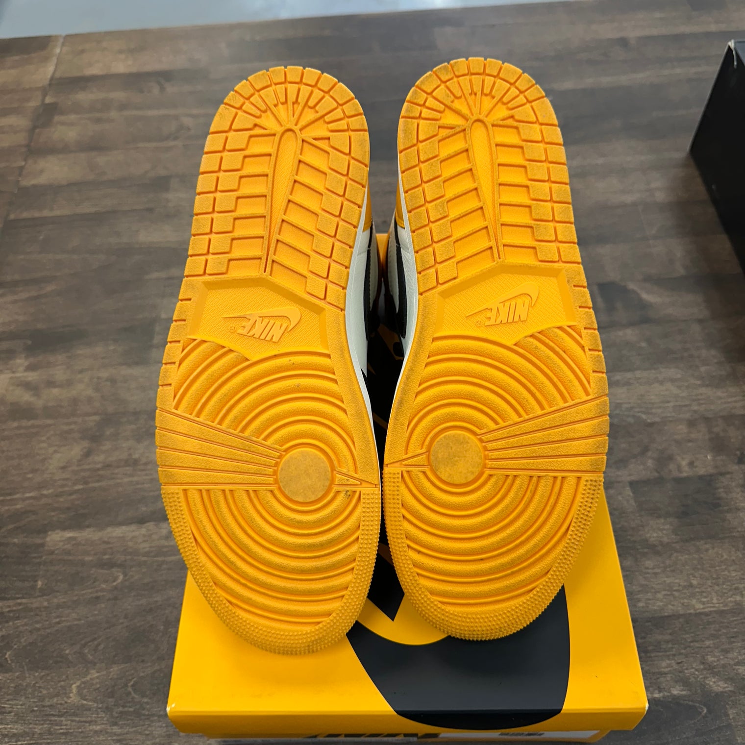 Yellow Toe Jordan 1 High (USED)