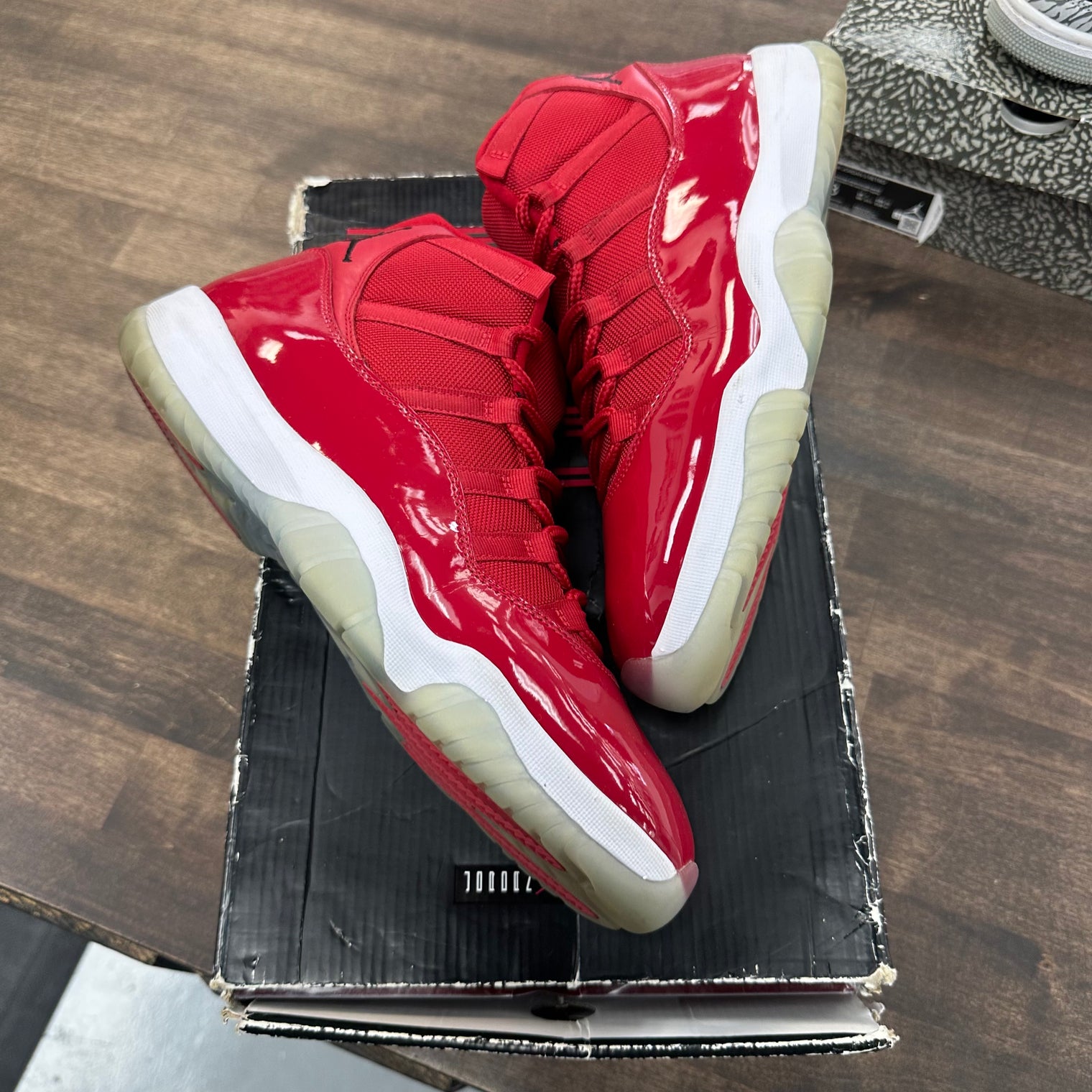 Win like 96 Jordan 11 (USED)