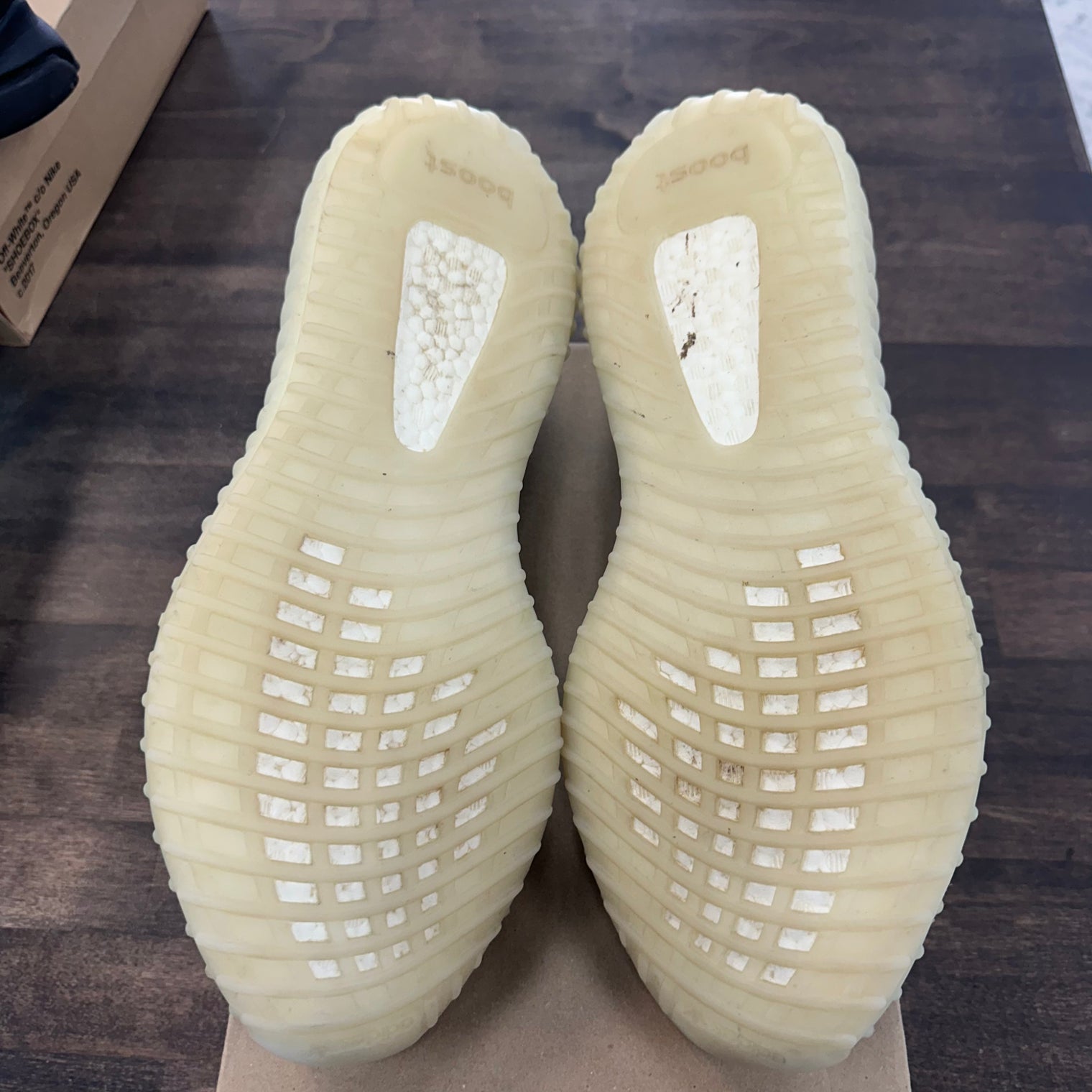 Mono Ice Yeezy 350 (USED,No Box)