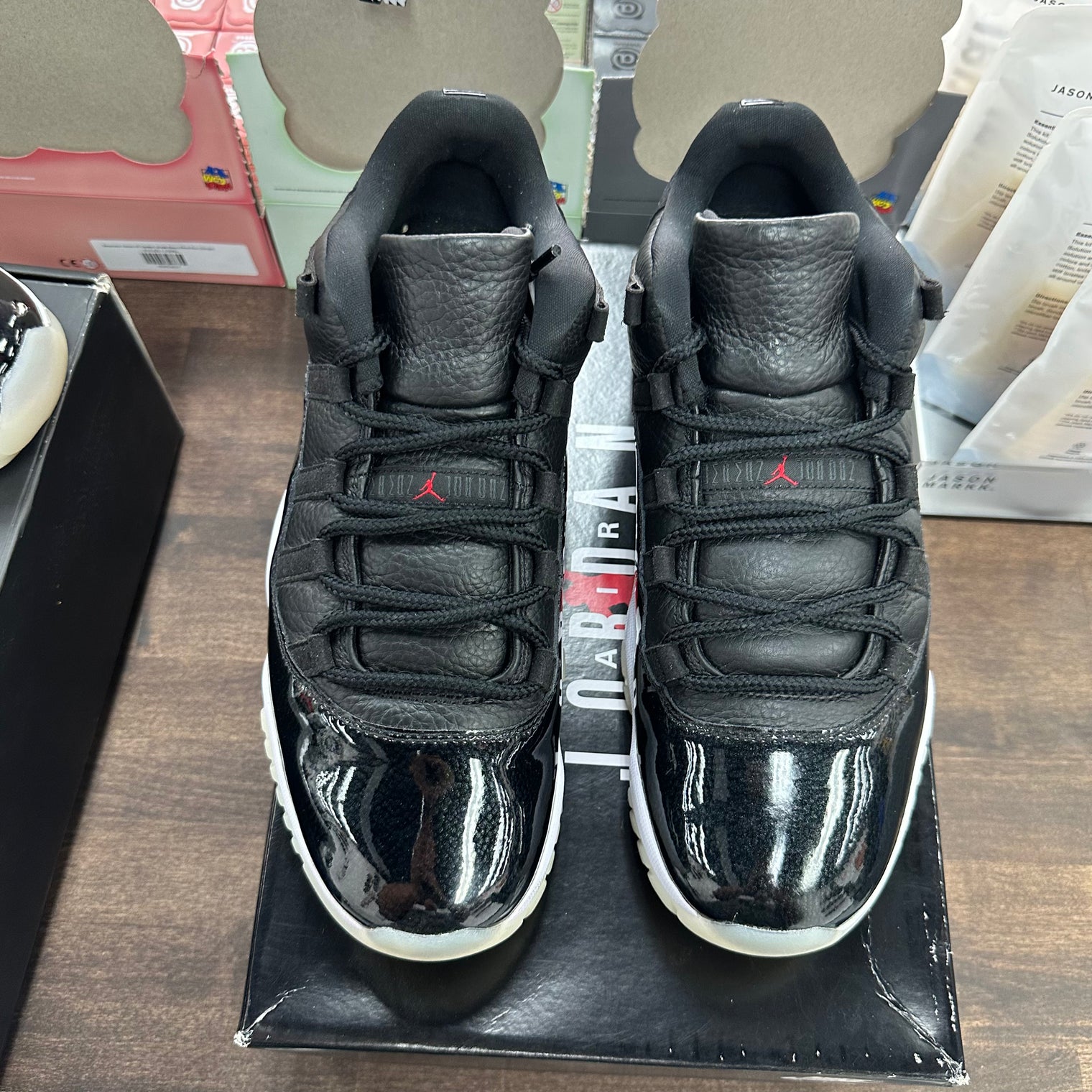 Jordan 11 Low 72-10 (USED)