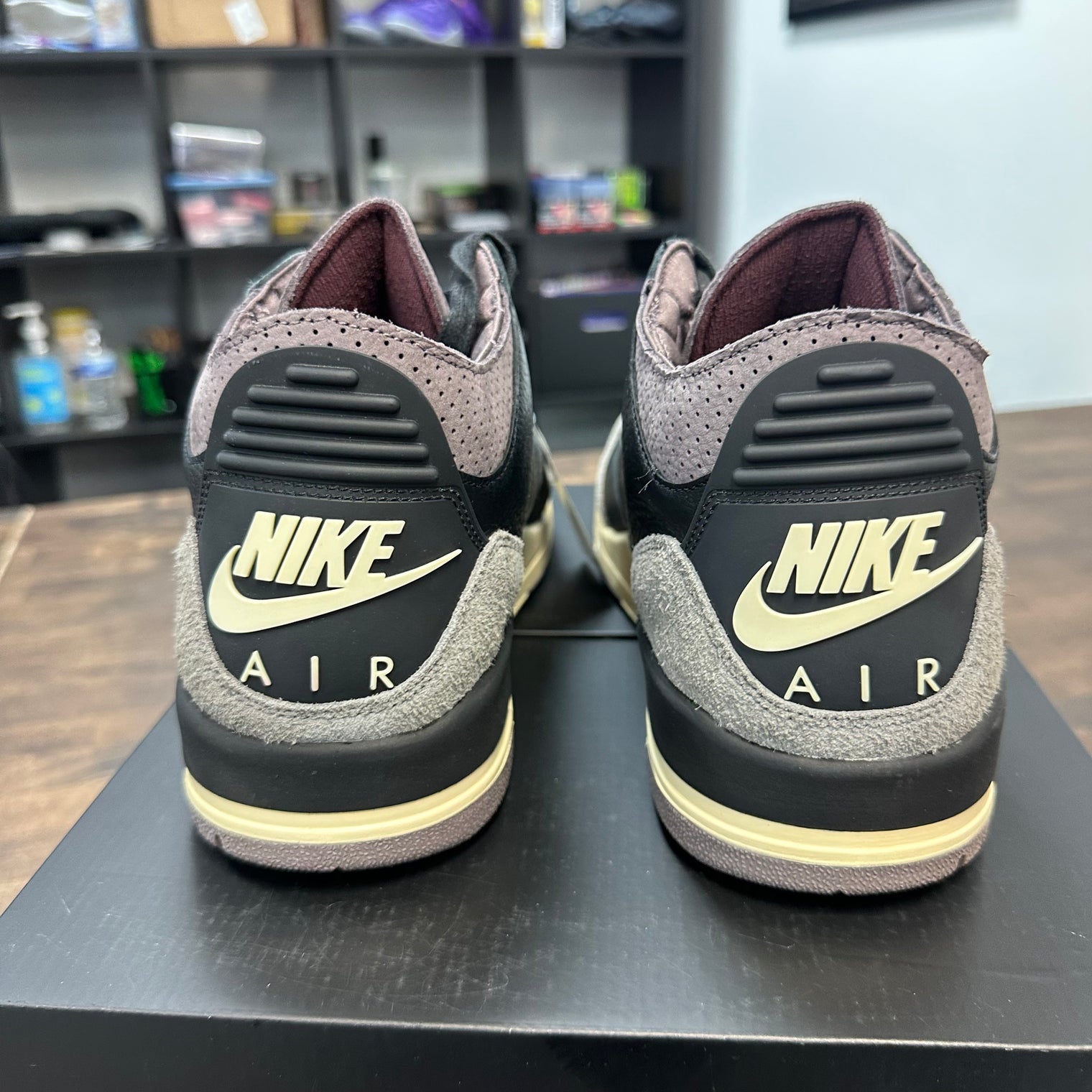 A Ma Maniere Sleeping Jordan 3 (W) (USED)