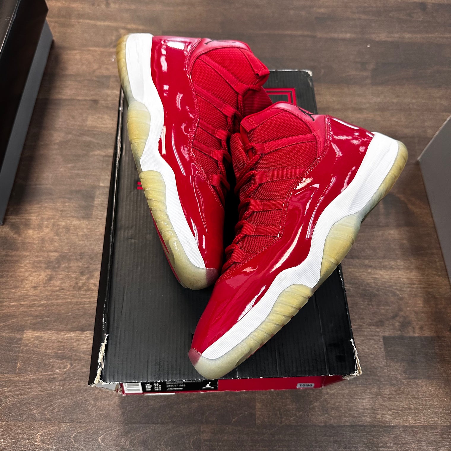 Win like 96 Jordan 11 (USED)