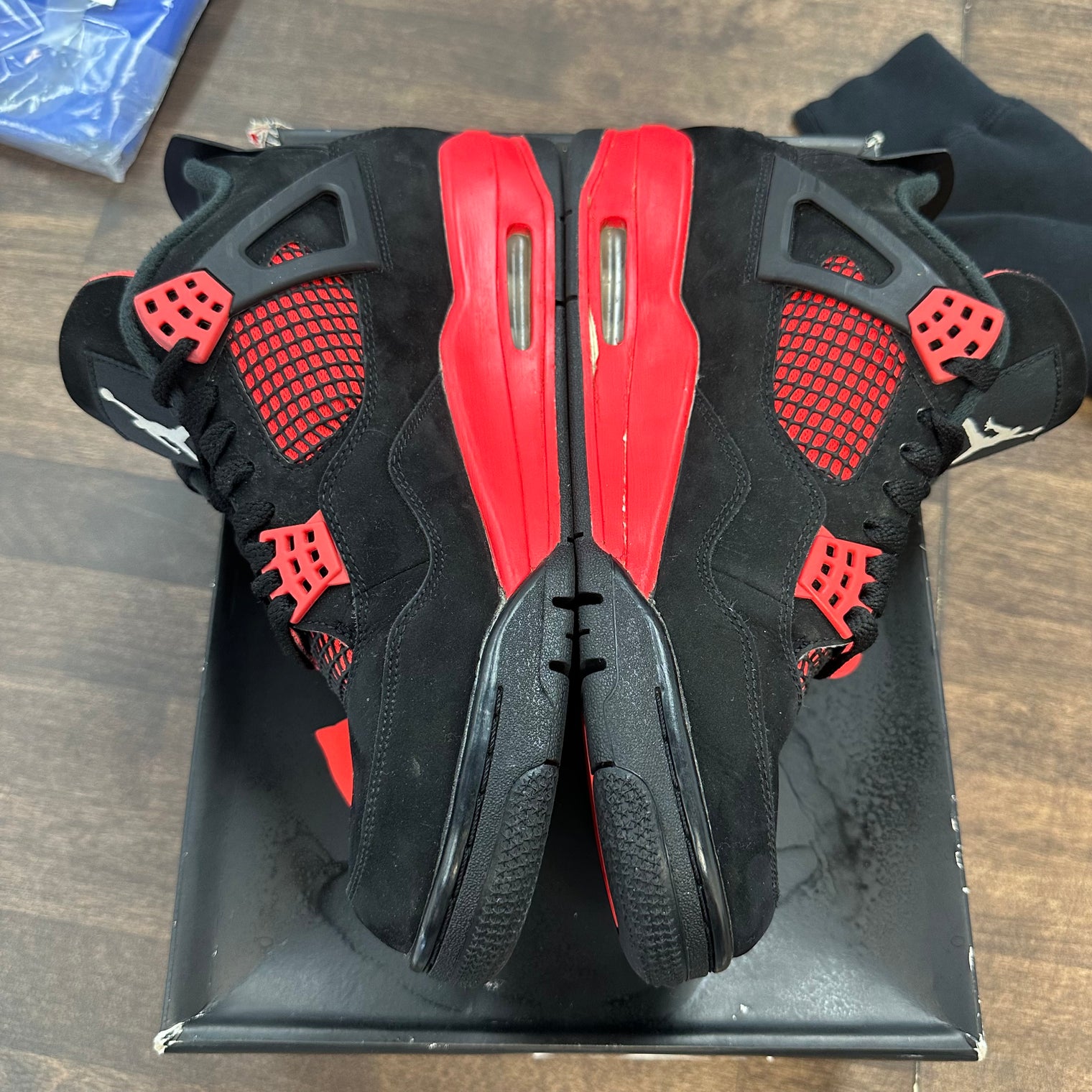 Red Thunder Jordan 4 (USED)