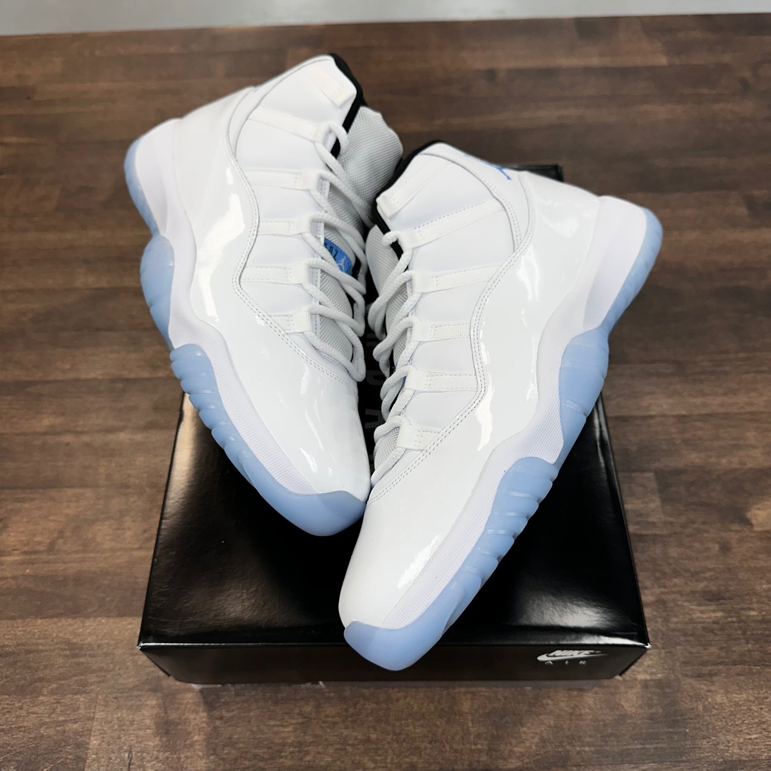Legend Blue Jordan 11 2024 (USED)