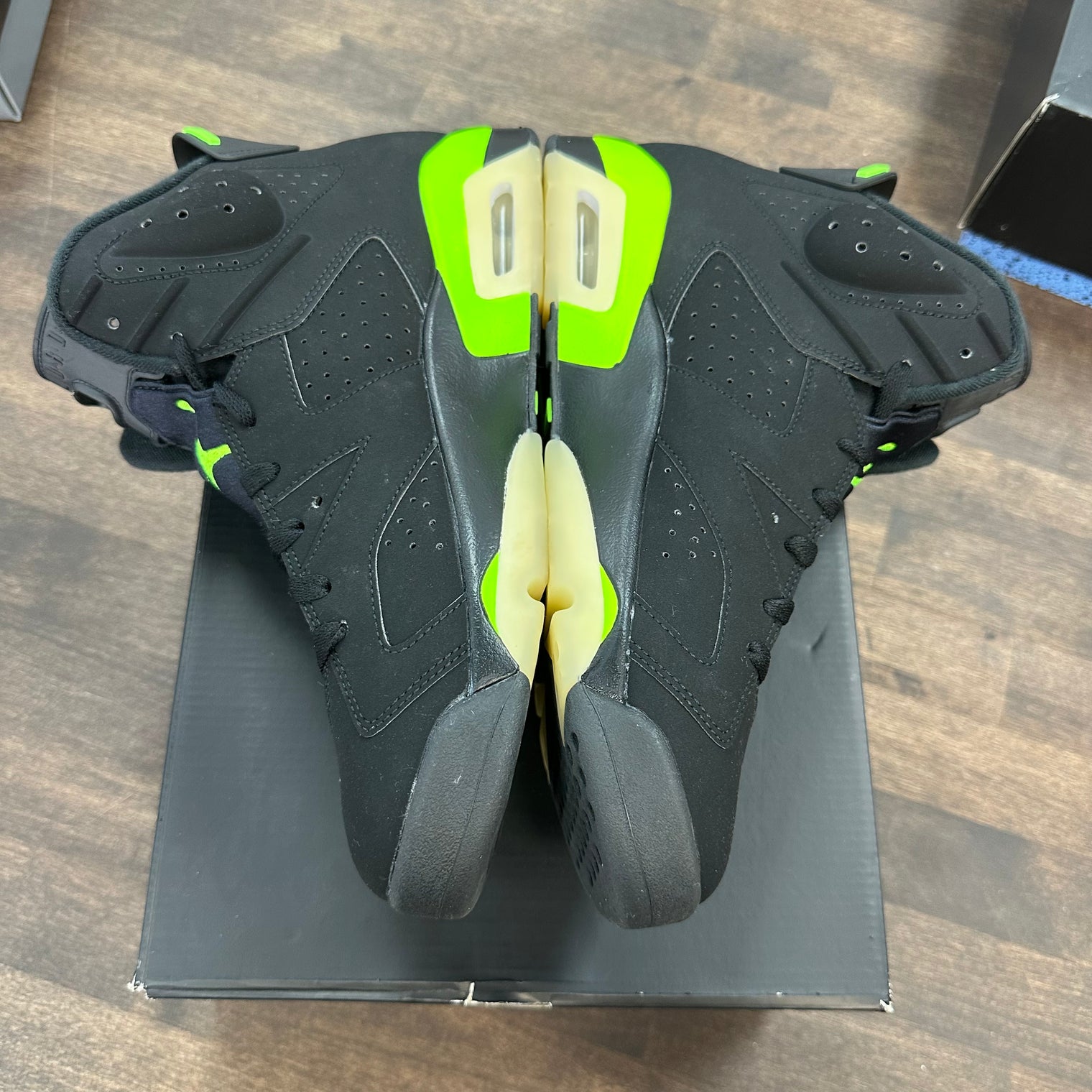 Jordan 6 Electric Green (USED)