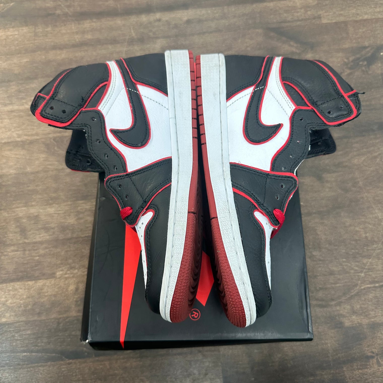 Bloodline Jordan 1 High (USED)