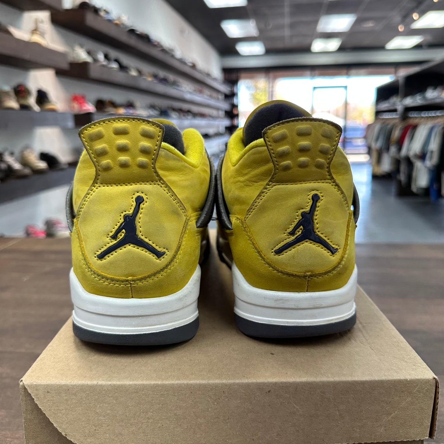 Lightning Jordan 4 (USED,No BOX)