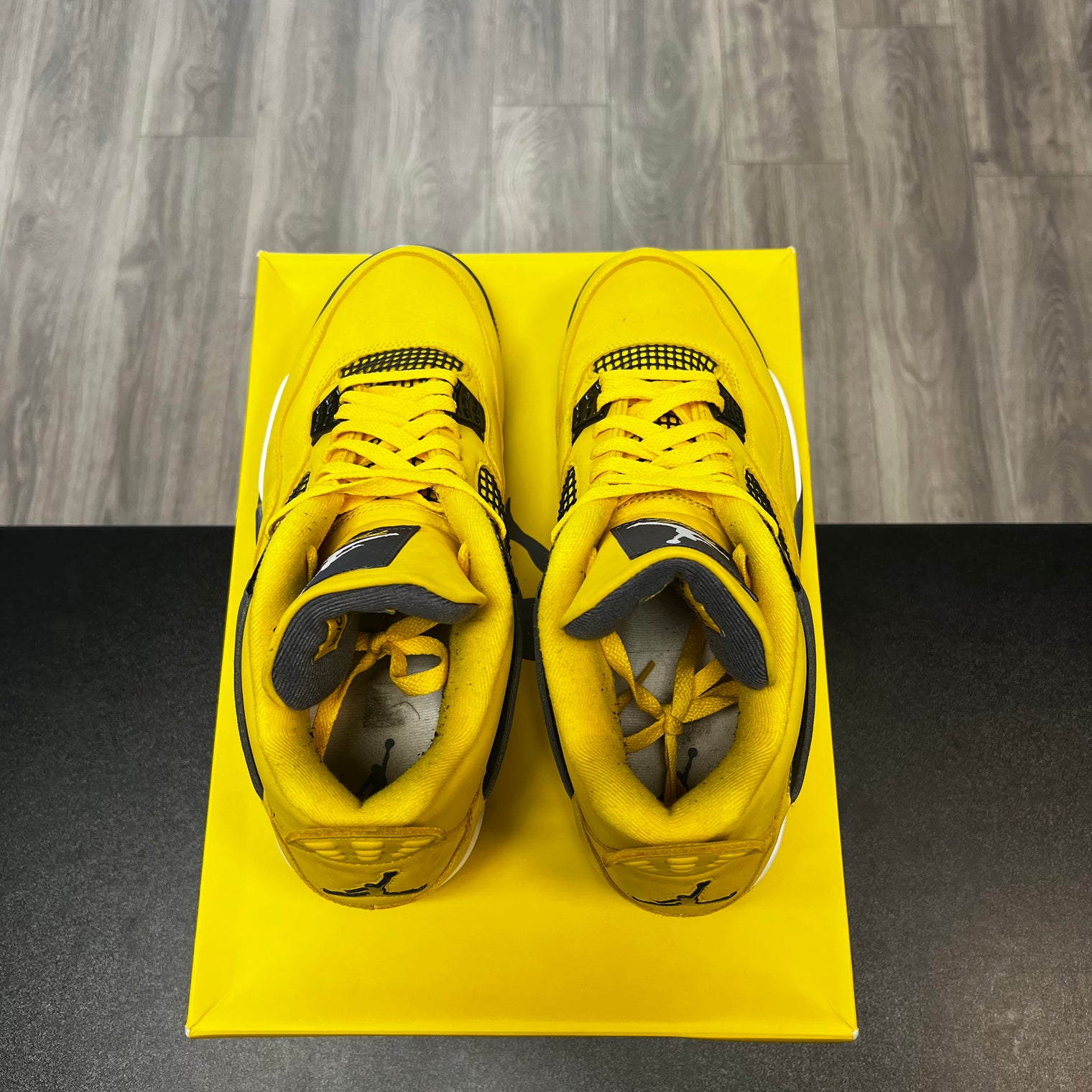 Jordan 4 Retro Lightning (USED)