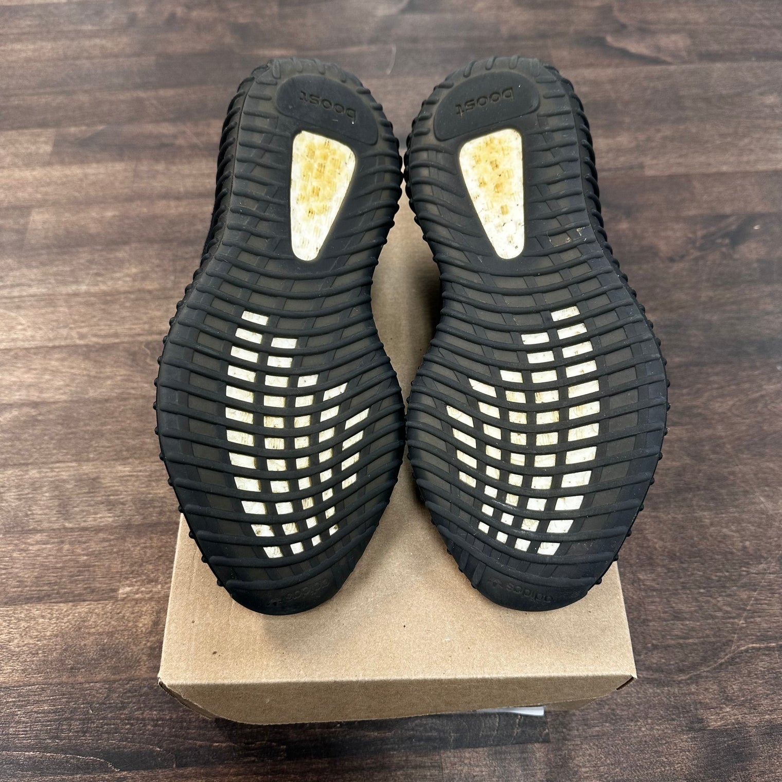 Bred Yeezy 350 Boost (USED, No box)