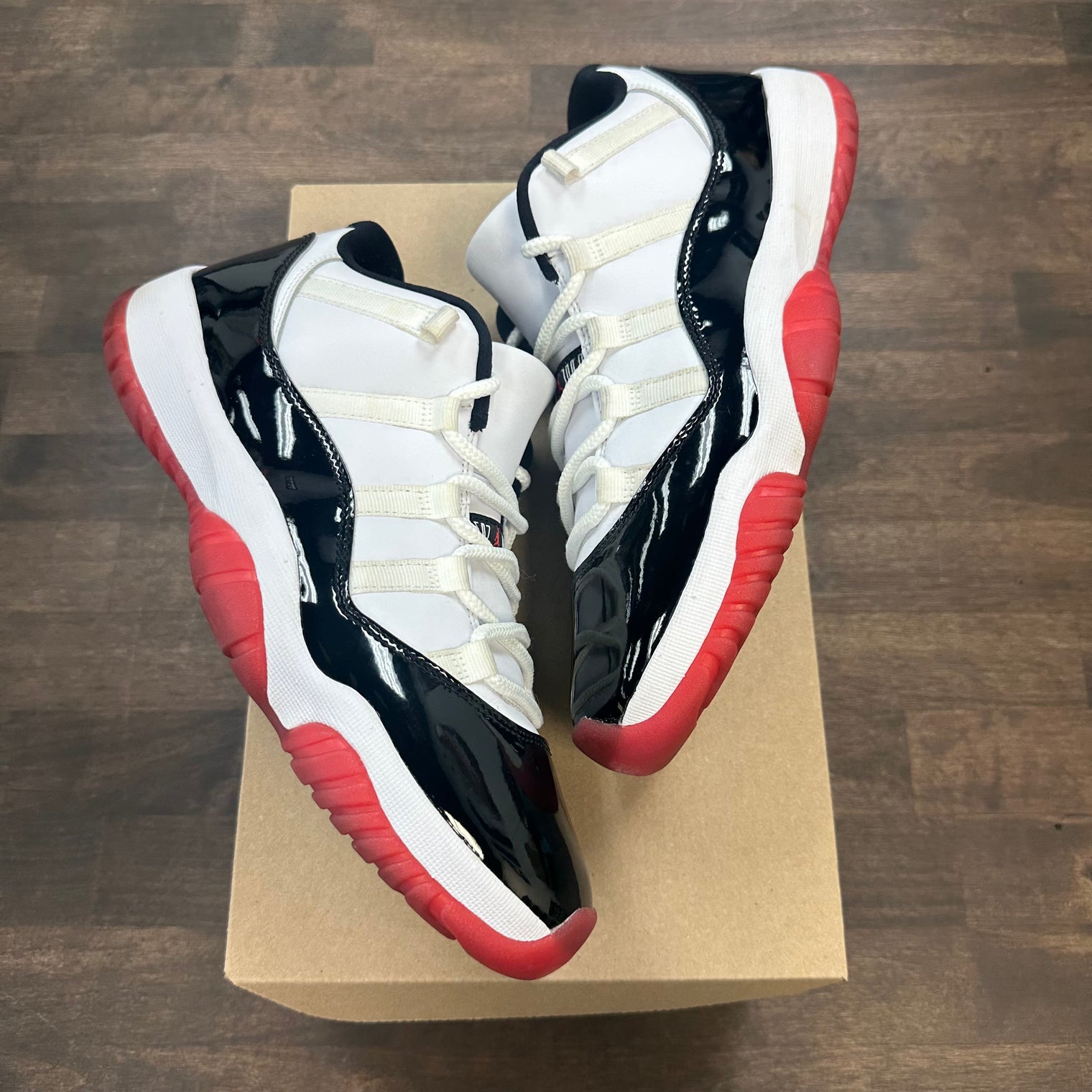Concord Bred Jordan 11 (USED,NO BOX)