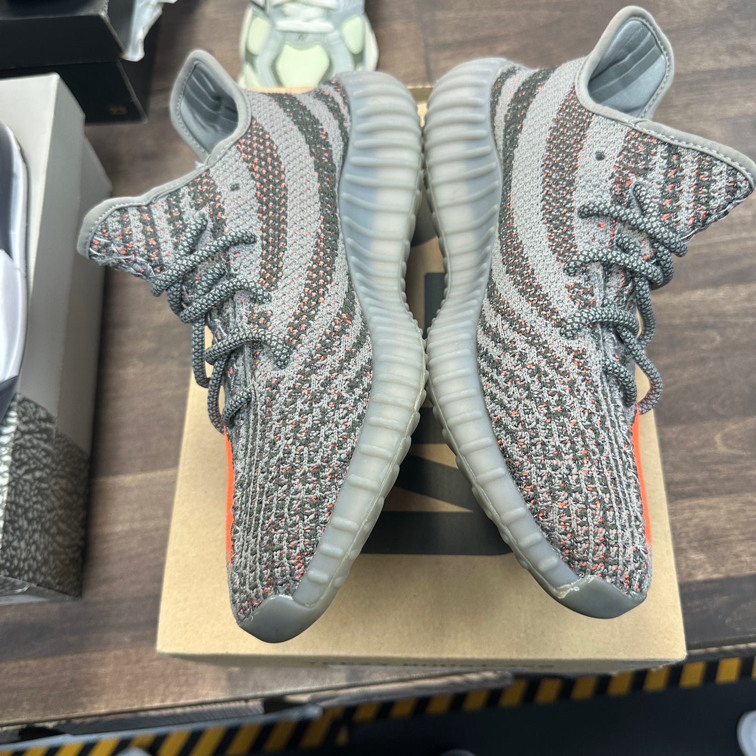 Beluga Yeezy 350 (USED)