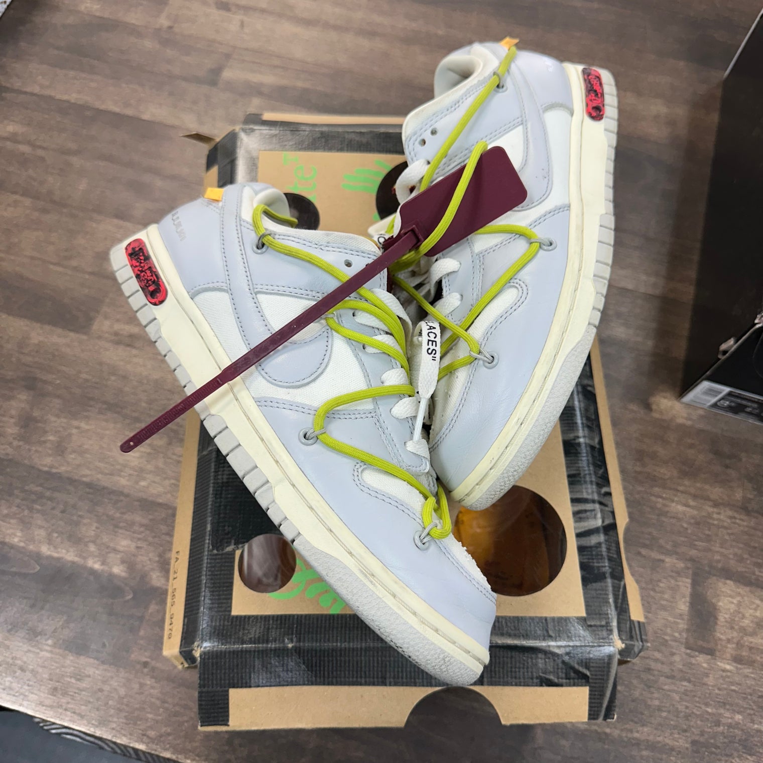 Lot 06 of 50 Off White Dunk Low (USED)