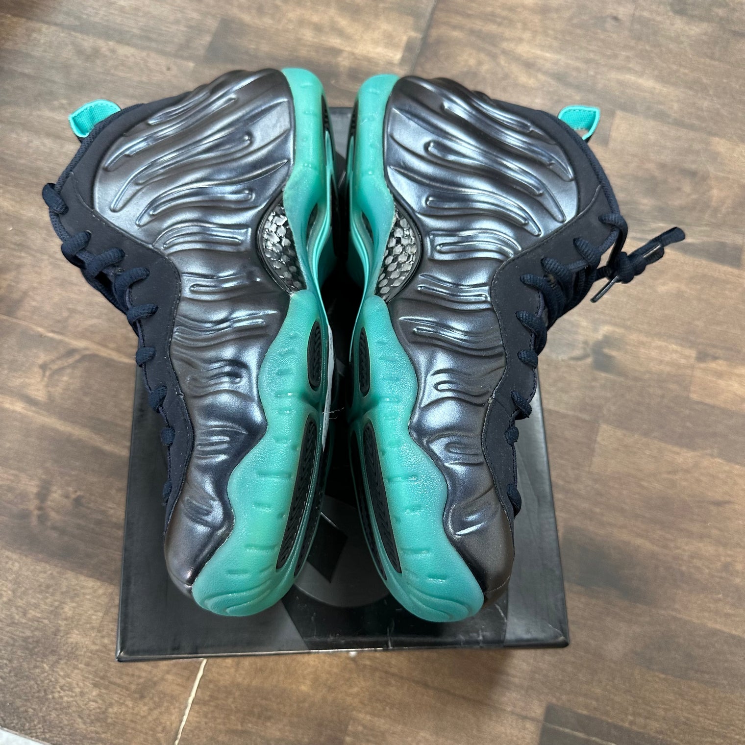 Dark Obsidian Foamposite (USED)