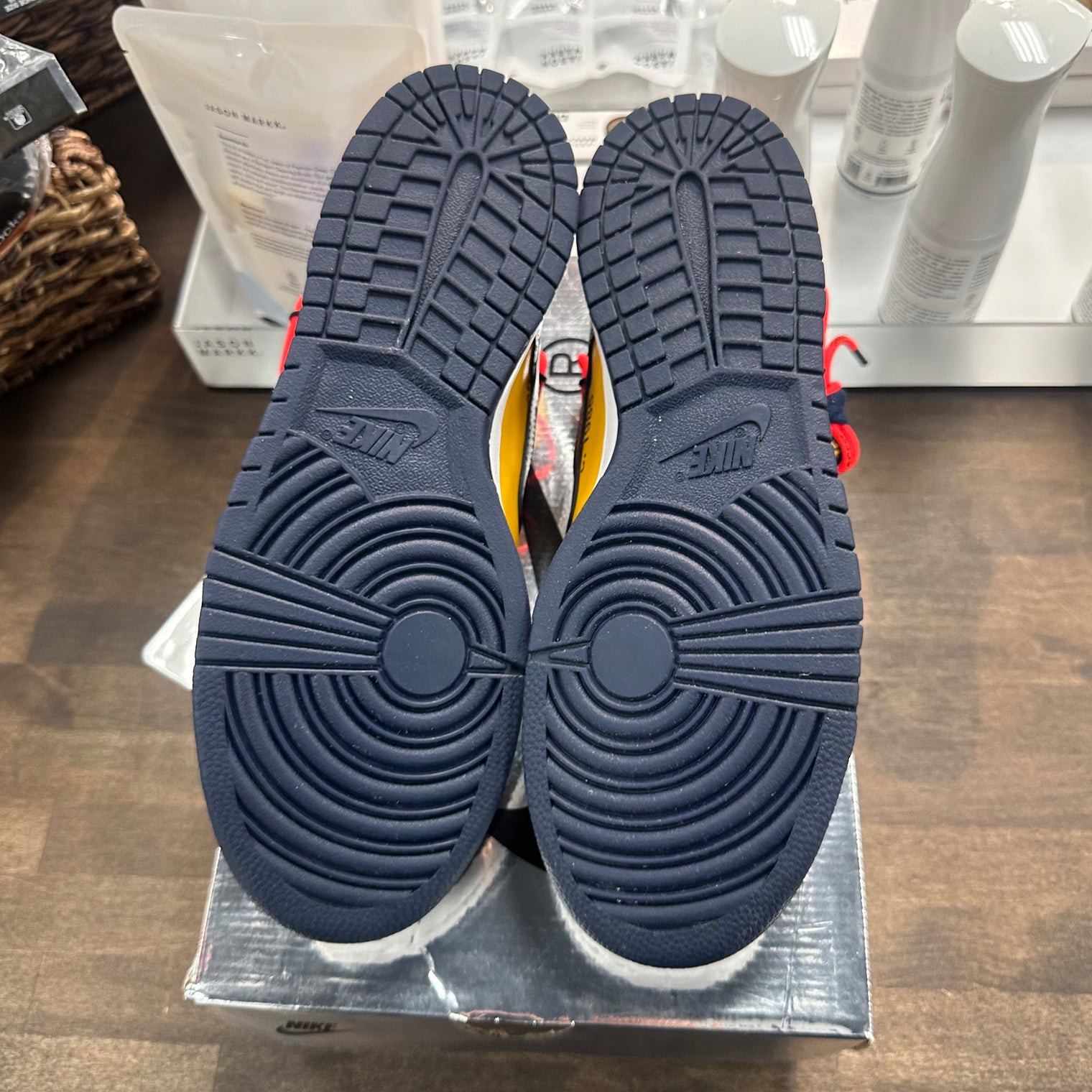 University Gold Off-White Dunk Low (USED)