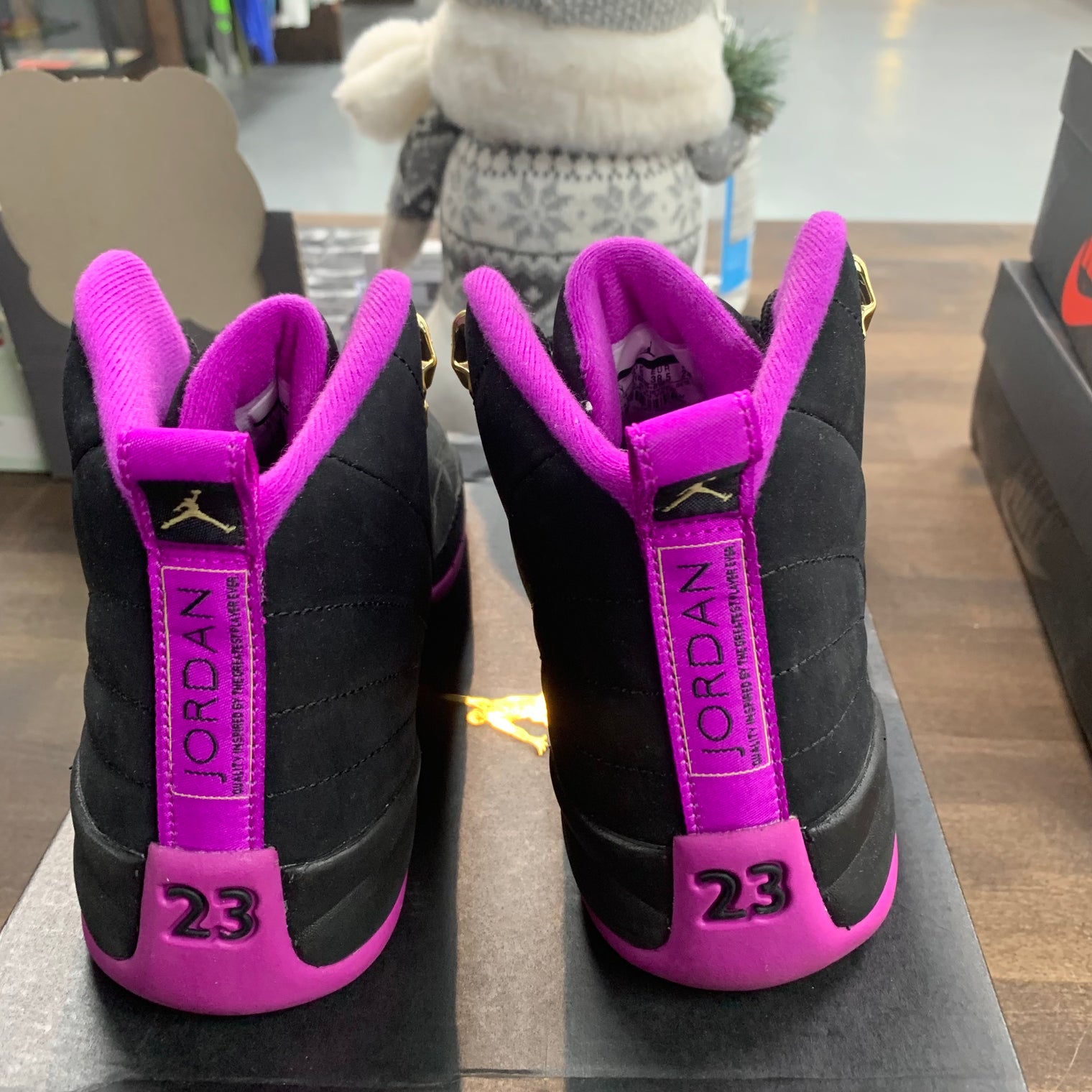 (GS) Hyper Violet Jordan 12 (USED)