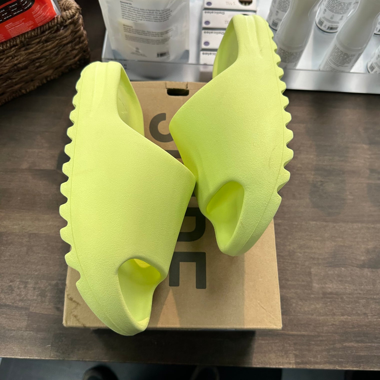 Green Glow Yeezy Slide (USED)