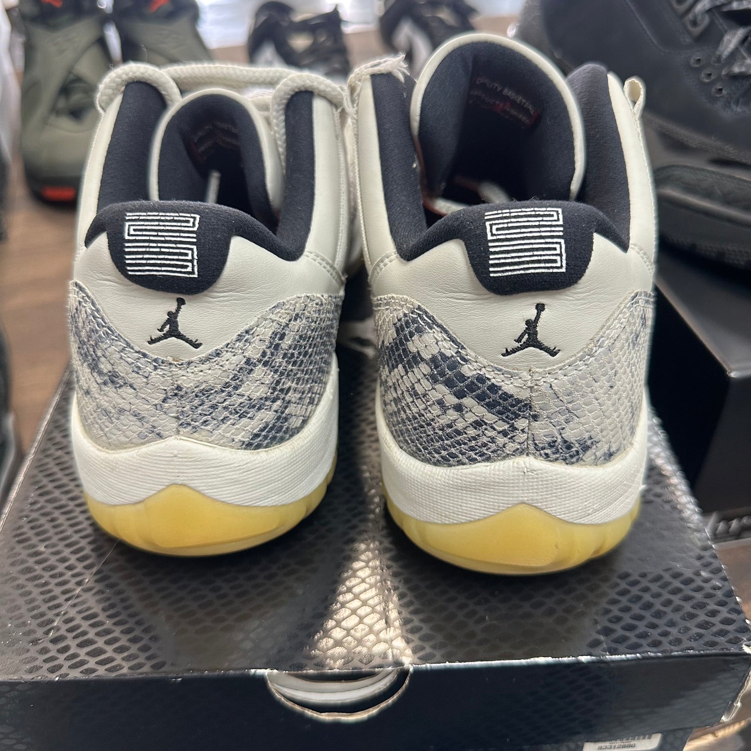 Snake Light Bone Jordan 11 Low (USED)