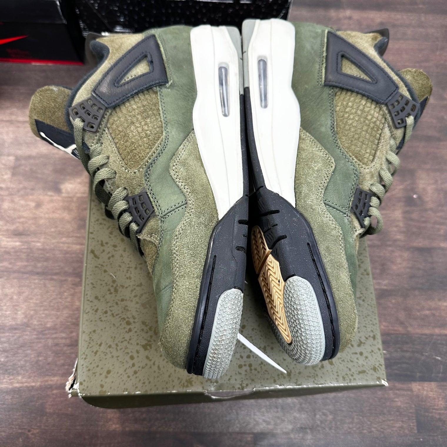 Olive Craft Jordan 4 (USED)