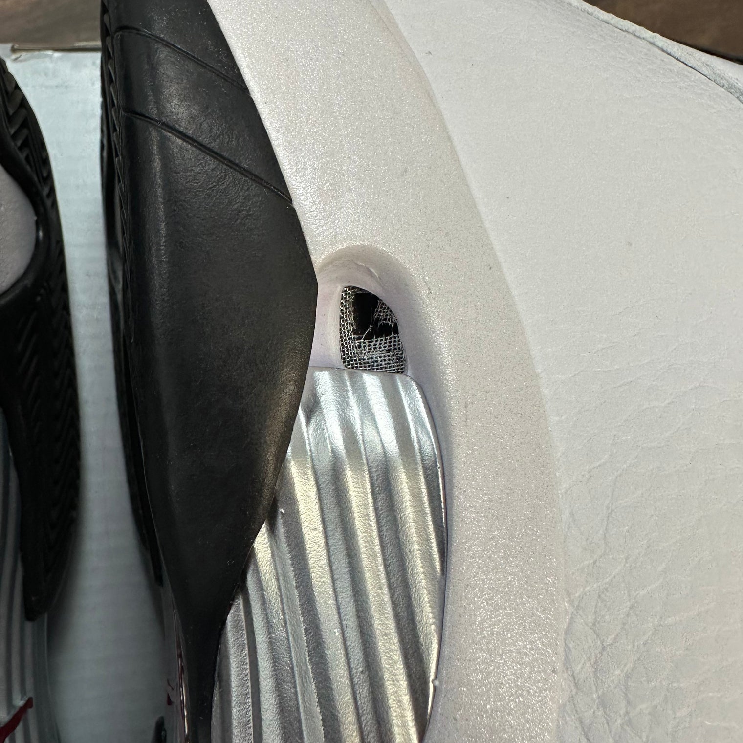 Black Toe Jordan 14 (2024) (No lid, flaw)
