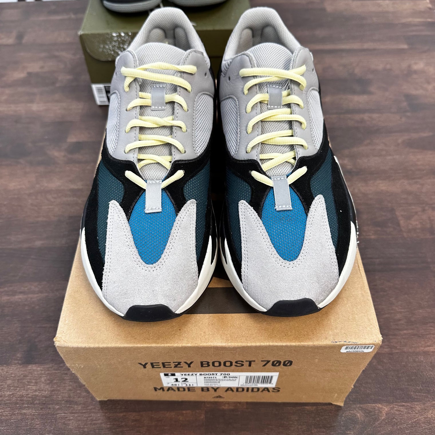Waverunner Yeezy 700 (USED)