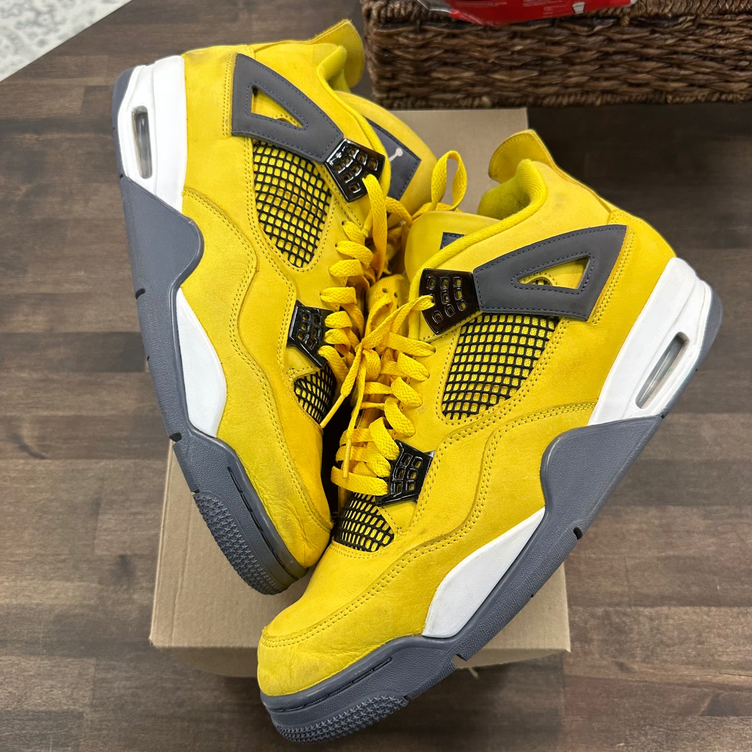 Lightning Jordan 4 (USED, No Box)