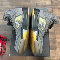 Off White Muslin Jordan 5 (USED)
