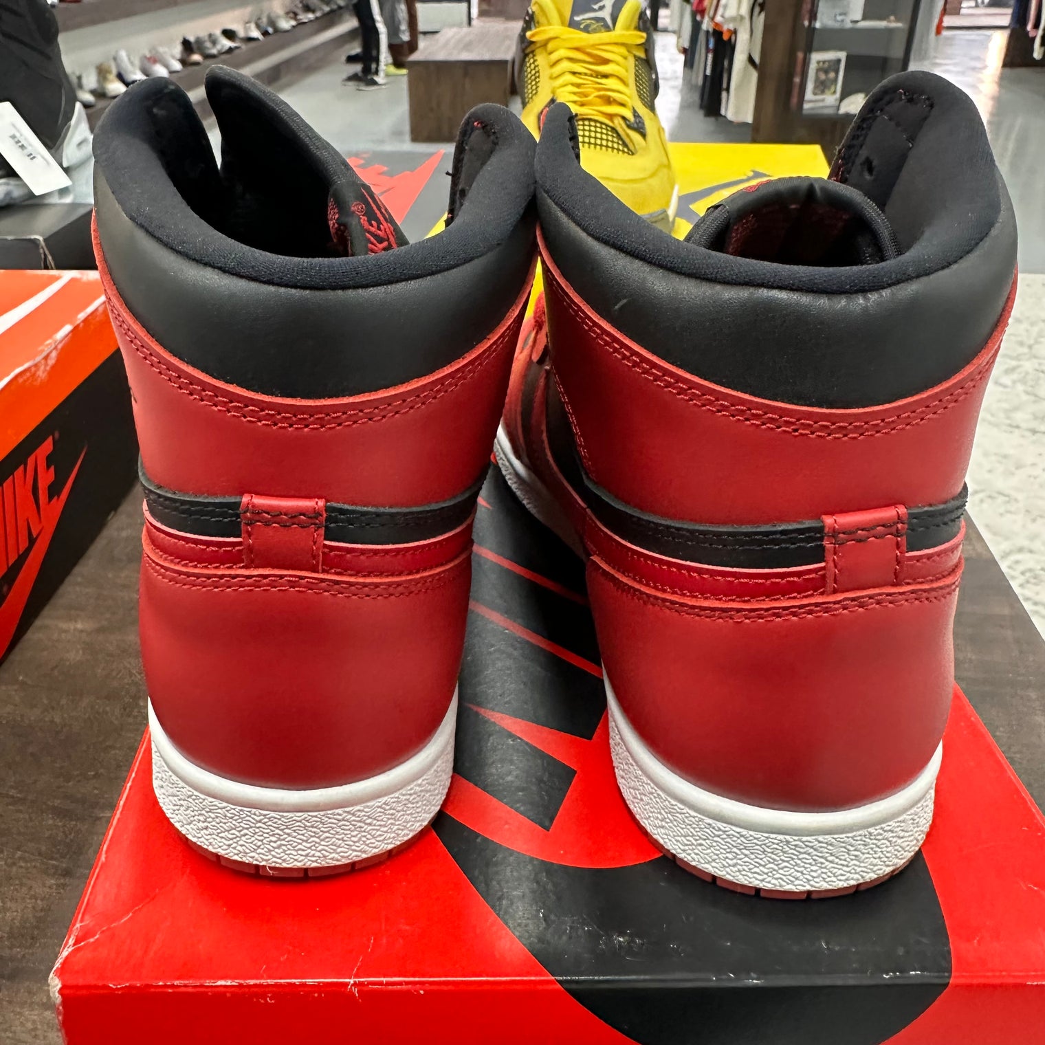 Varsity Red Jordan 1 High 85 (USED)
