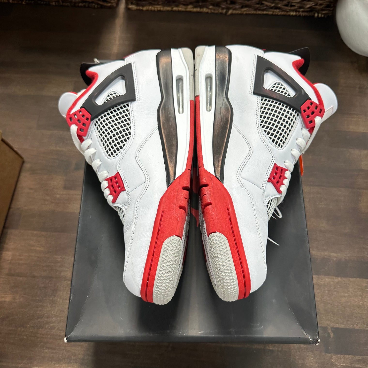 Fire Red Jordan 4 (USED)