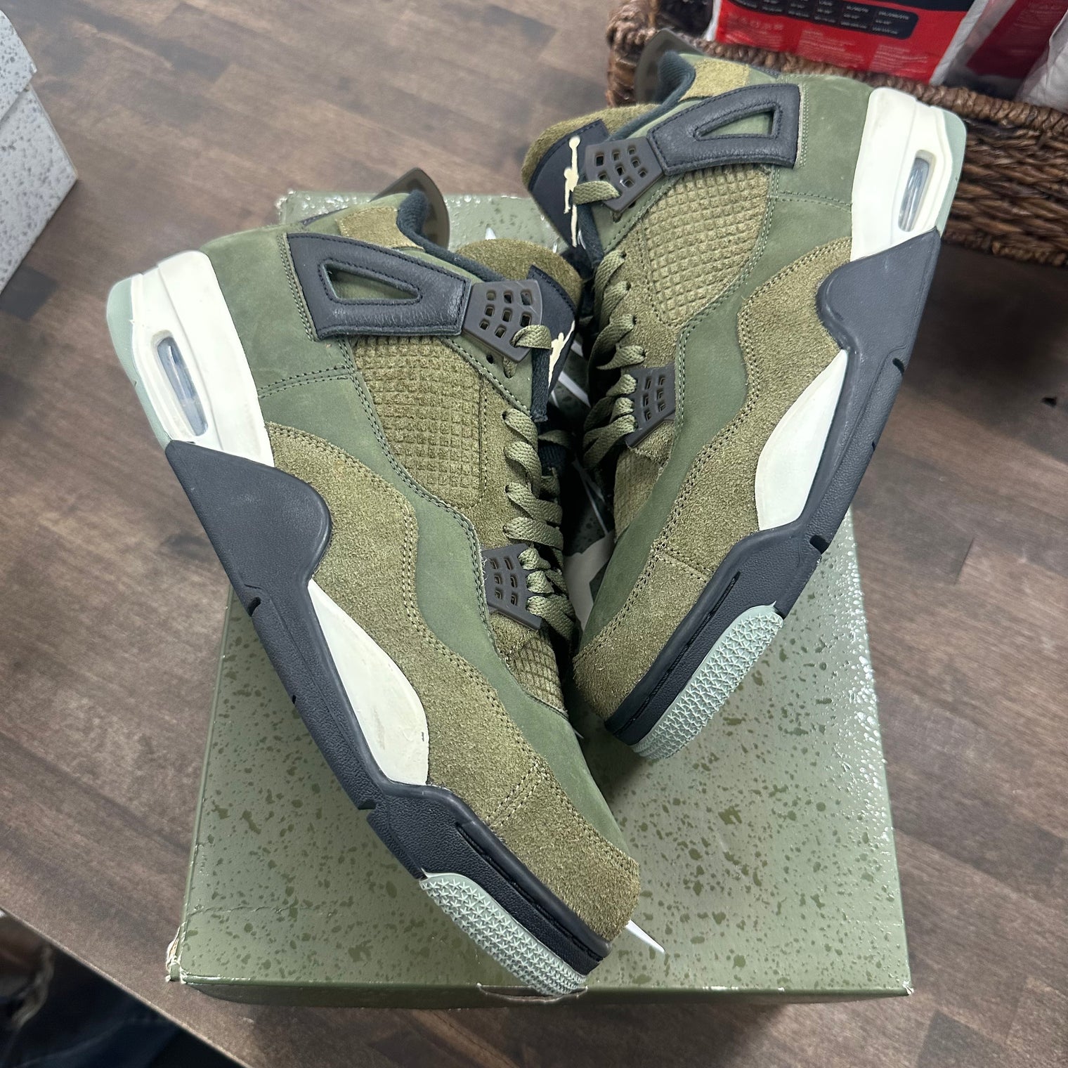 Craft Olive Jordan 4 (USED,No Insole)