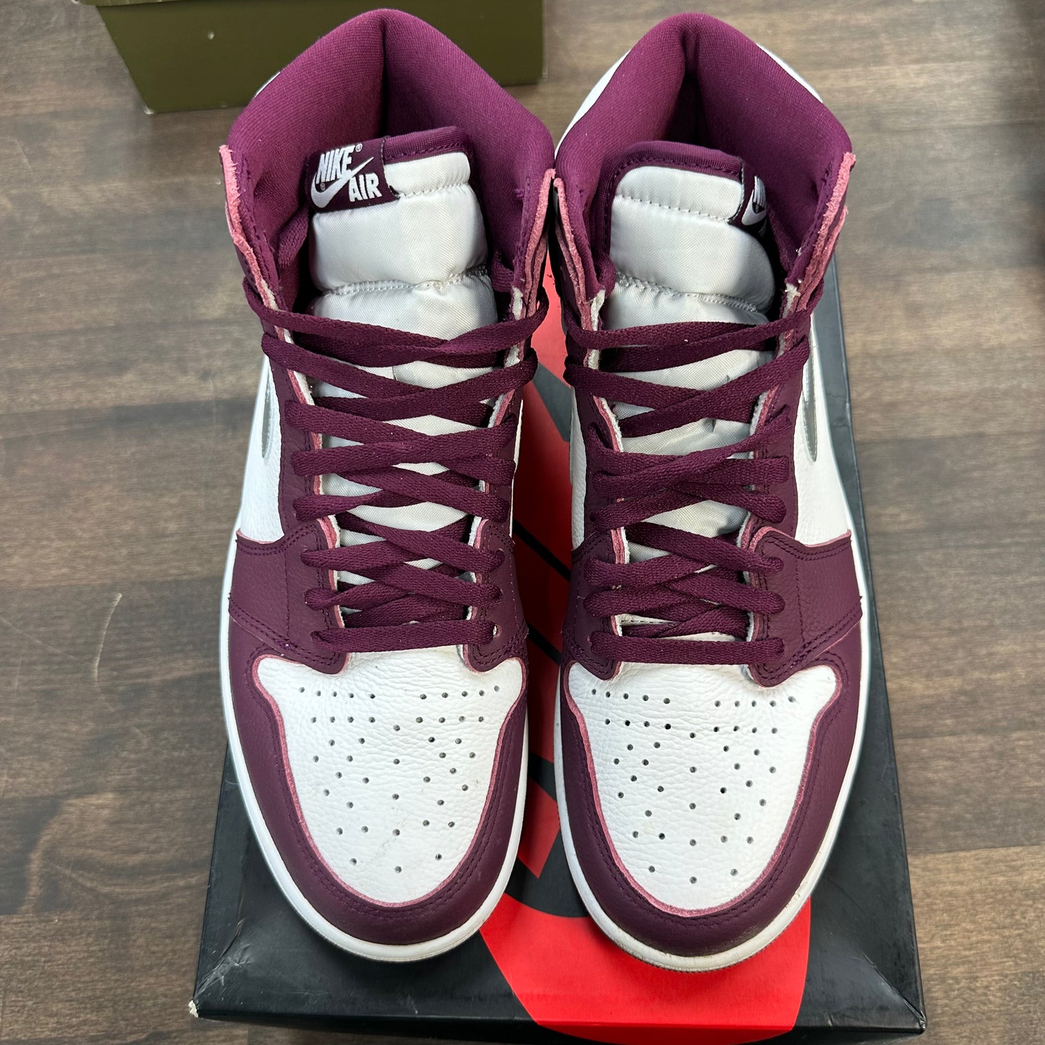 Bordeaux Jordan 1 High (USED)