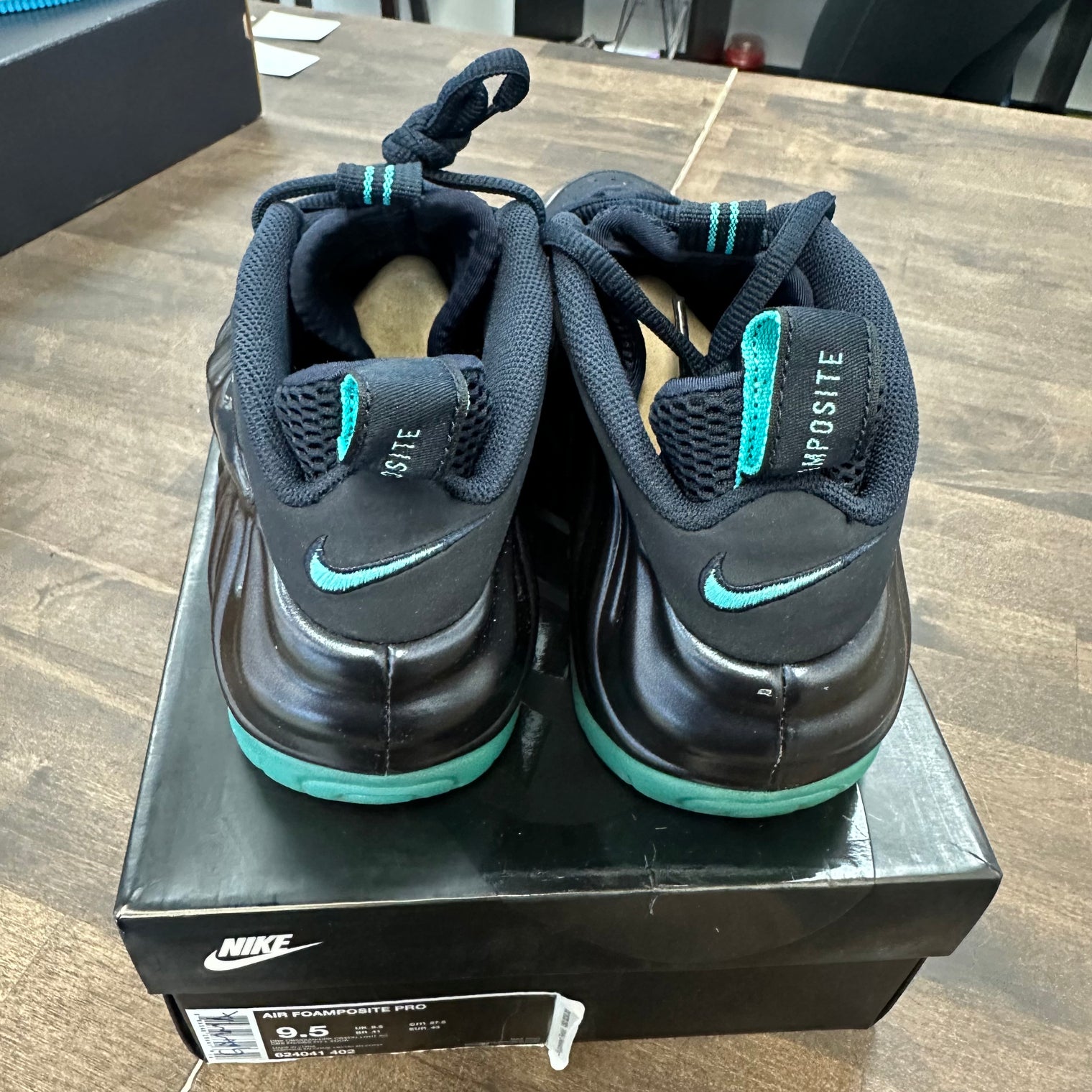 Dark Obsidian Foamposite (USED)