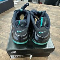 Dark Obsidian Foamposite (USED)