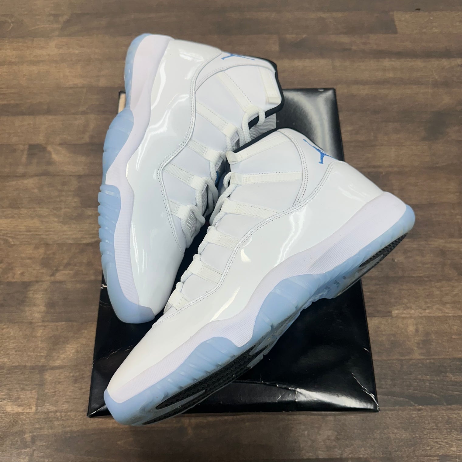 Legend Blue Jordan 11 (USED)