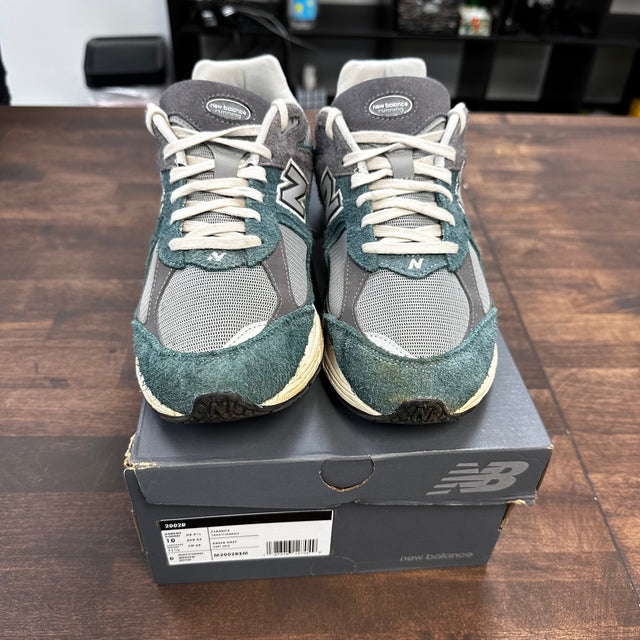 Spruce Magnet New Balance 2002R (USED)
