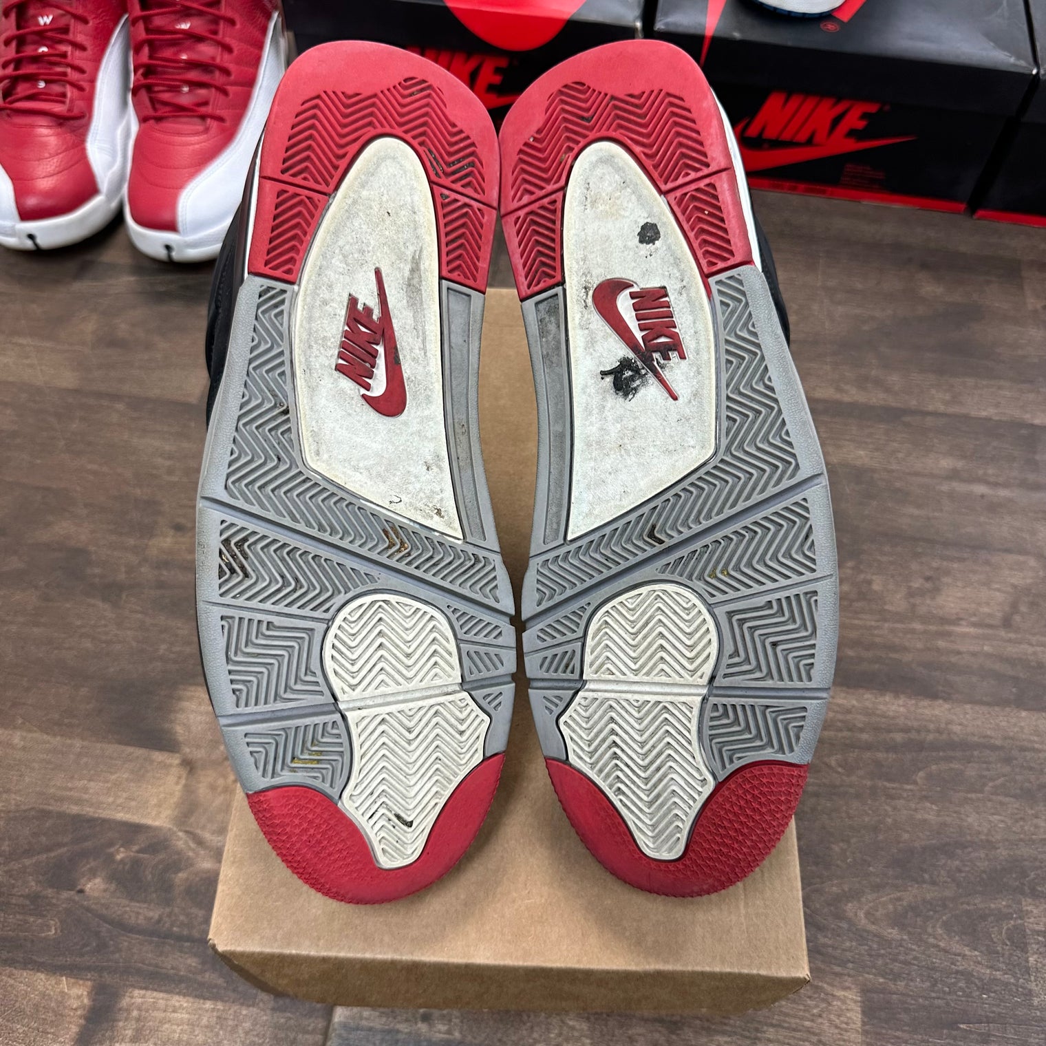 Bred Jordan 4 (2019) (USED,No Box)
