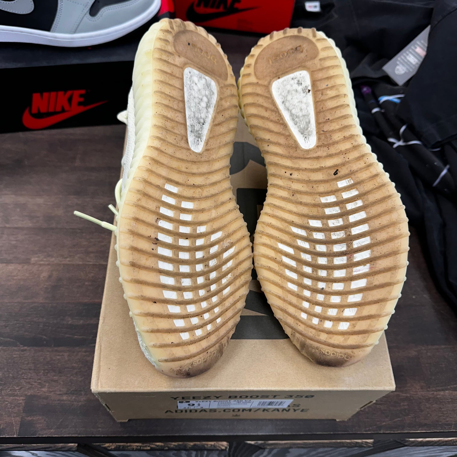 Butter Yeezy 350 (USED)