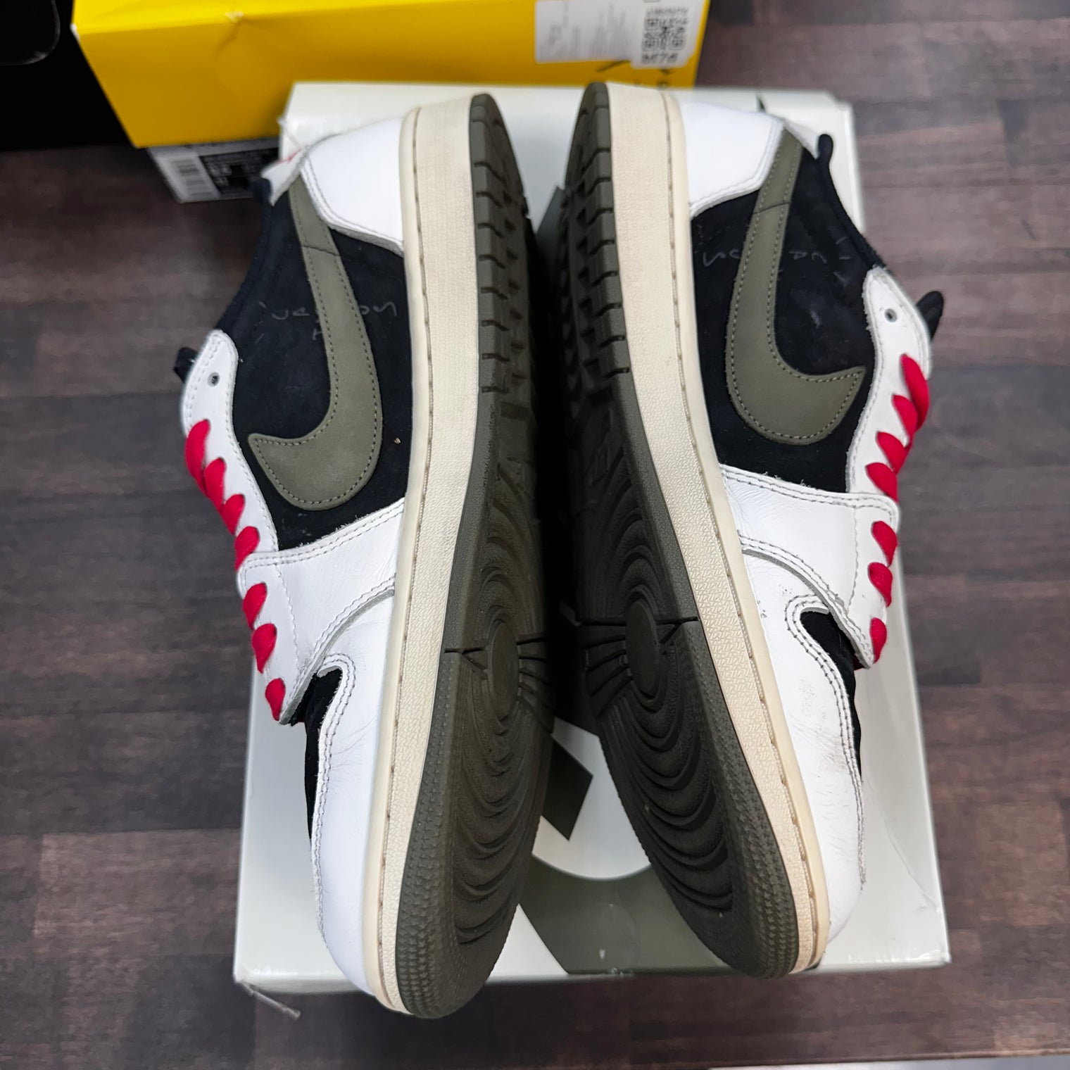 Travis Olive Jordan 1 Low (W) (USED)